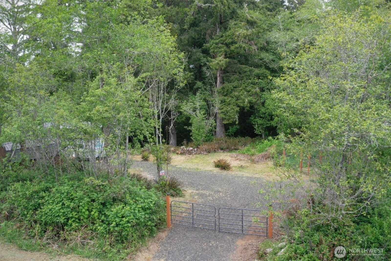 210 Bay Center Road , South Bend, WA 98586