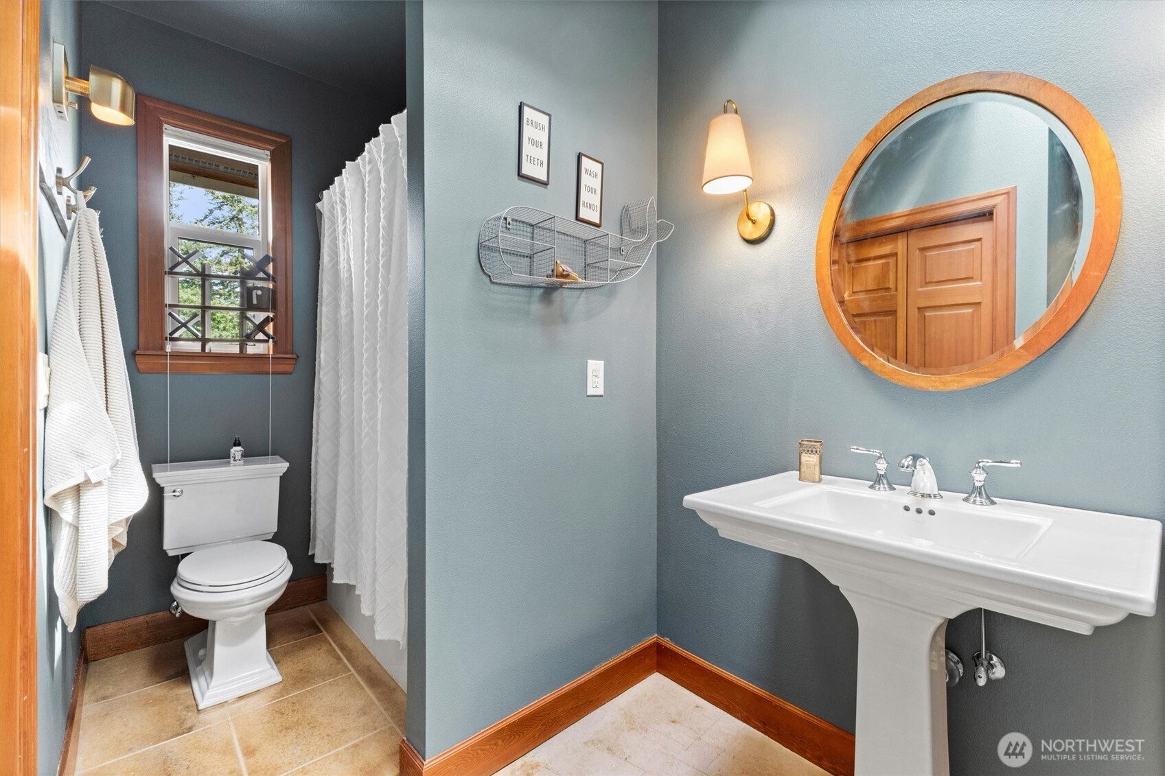 1745 Academy Road , Bellingham, WA 98226
