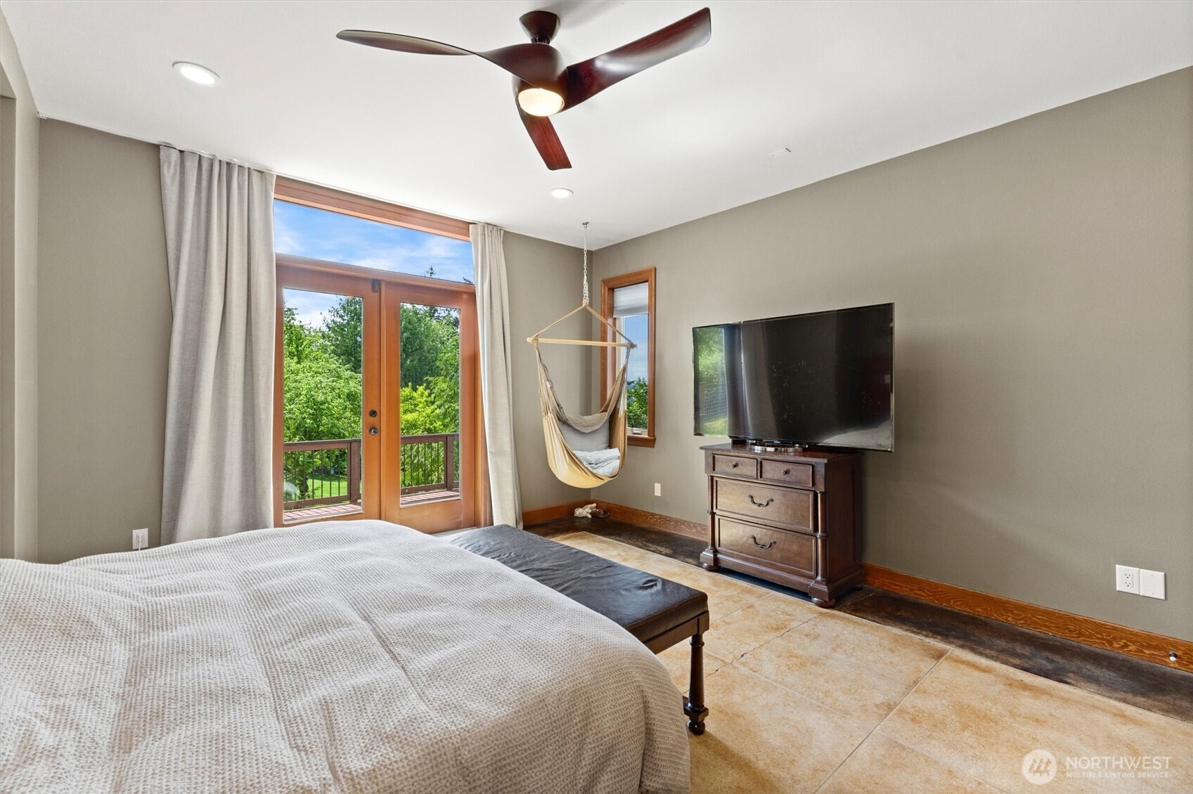 1745 Academy Road , Bellingham, WA 98226