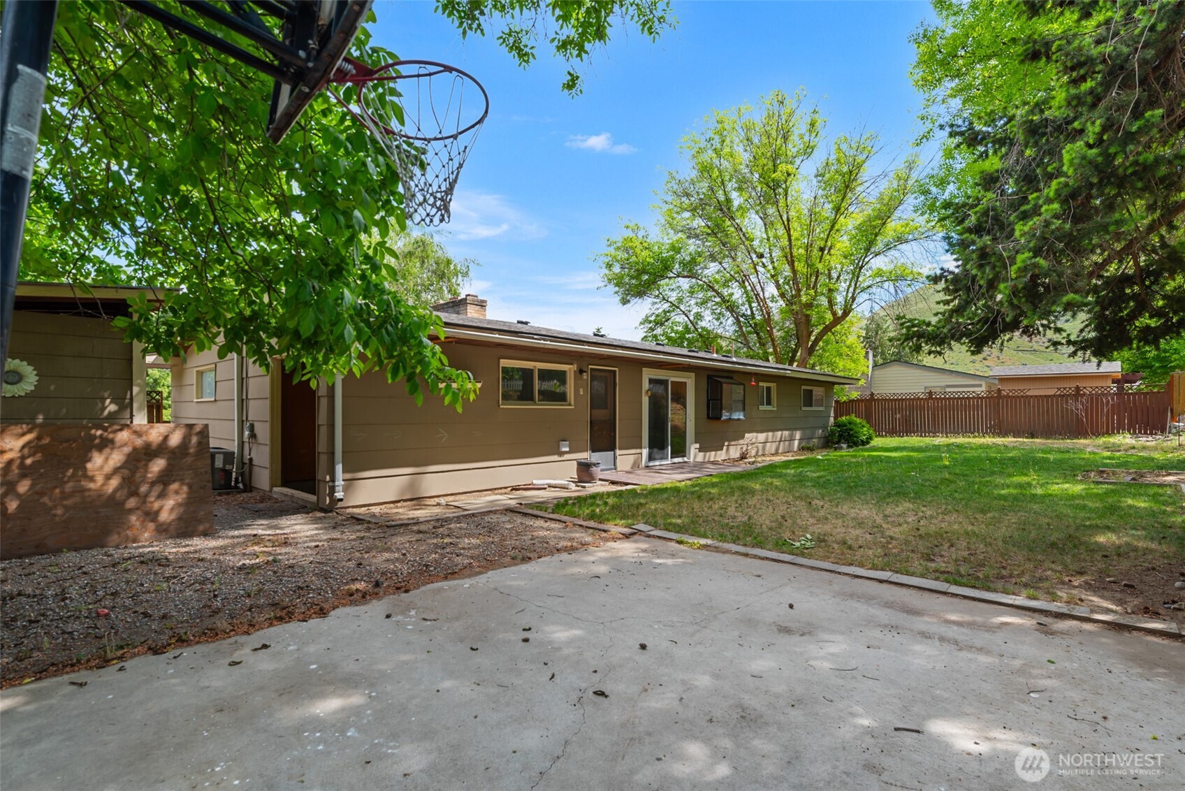 402 Shady Lane , Wenatchee, WA 98801