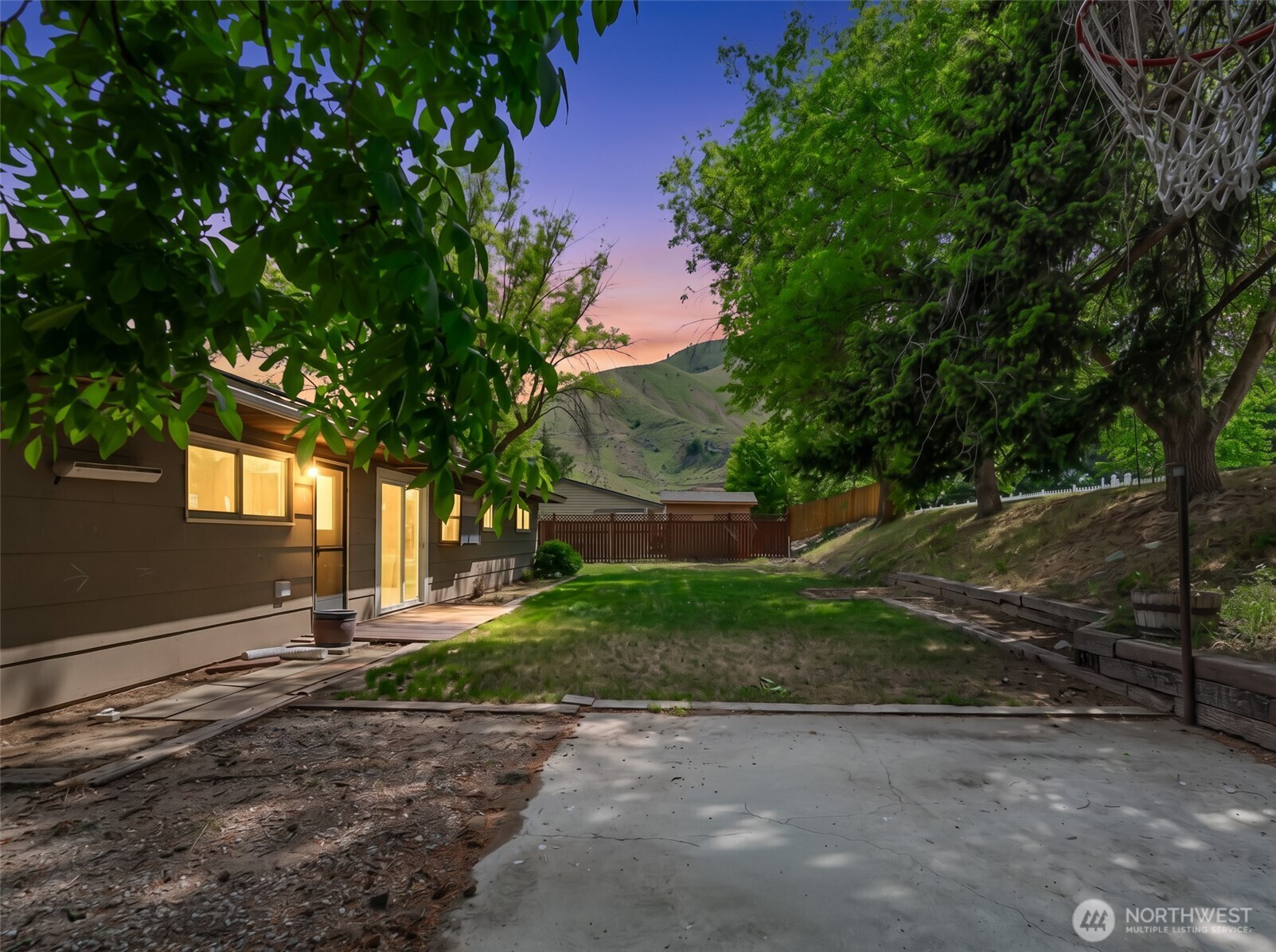402 Shady Lane , Wenatchee, WA 98801