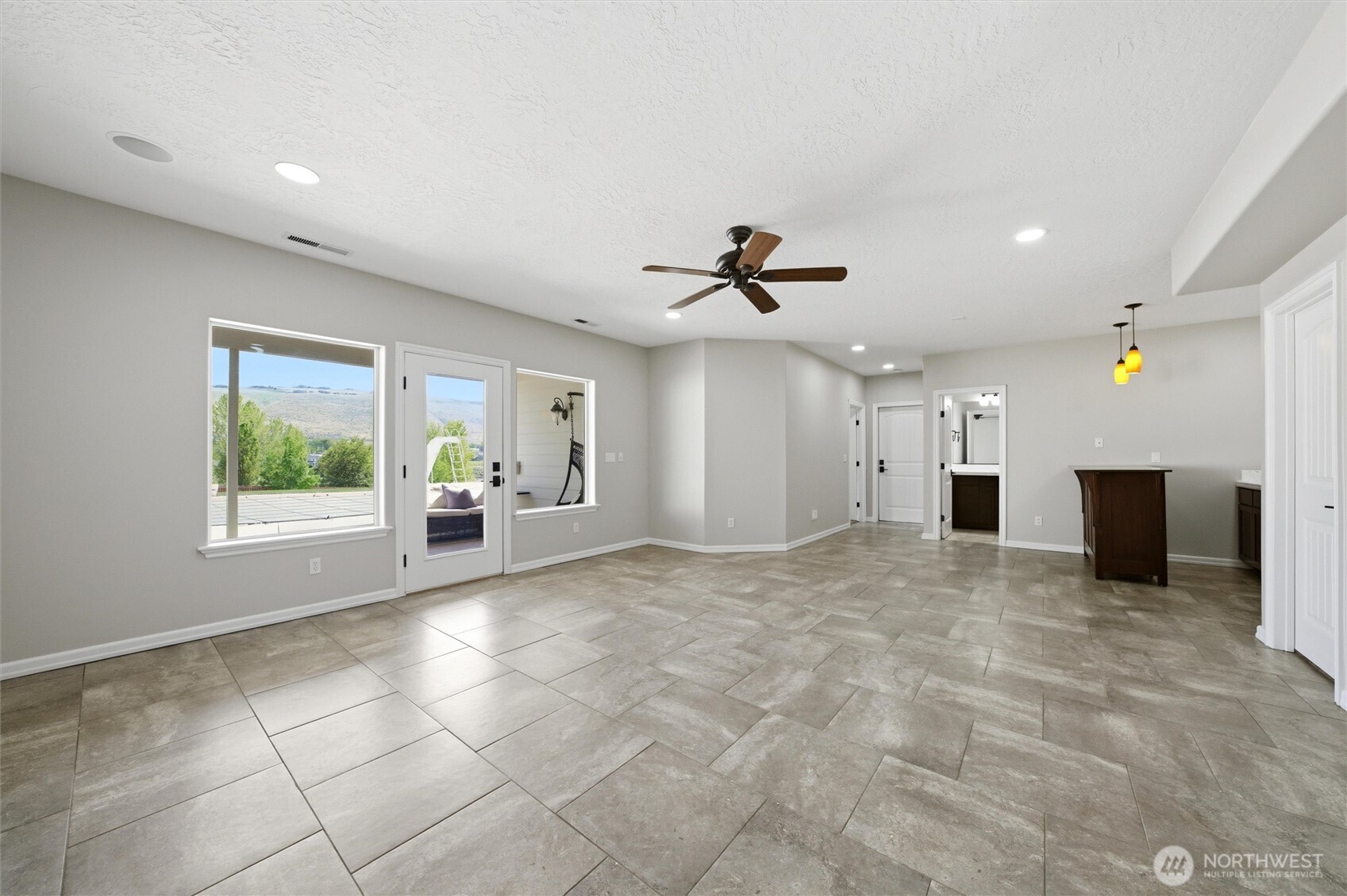 98303 E Ridgeview Drive , Kennewick, WA 99338