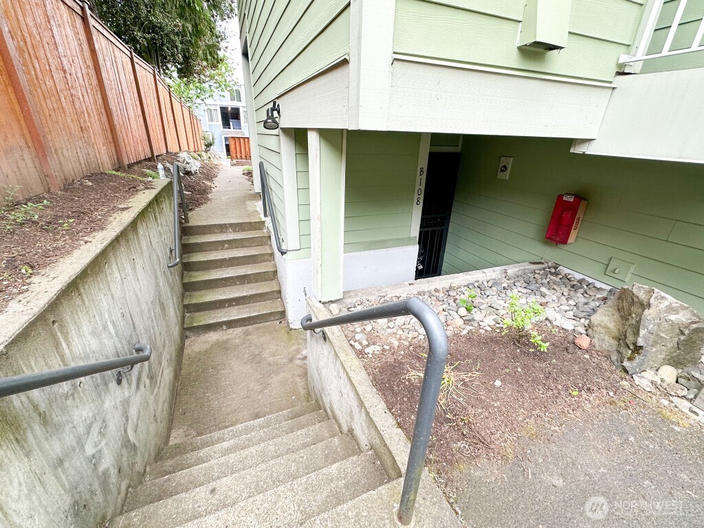 8800 20th Avenue NE #B108, Seattle, WA 98115