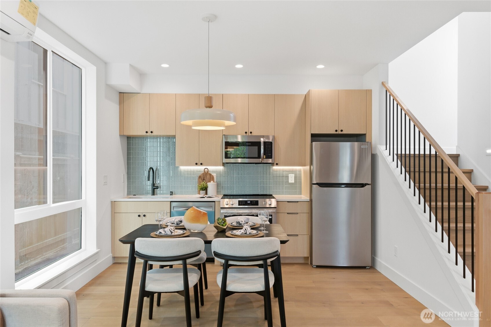 6223 9th Avenue NE, Seattle, WA 98115