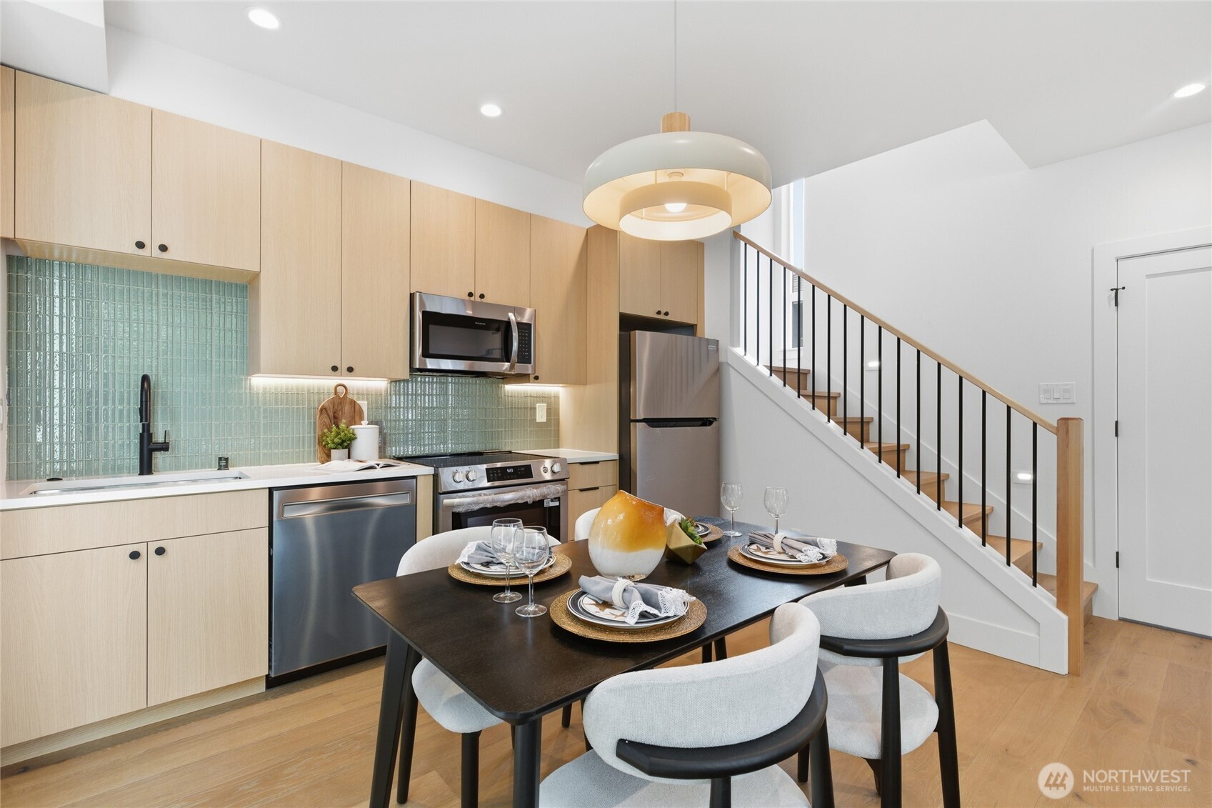 6223 9th Avenue NE, Seattle, WA 98115