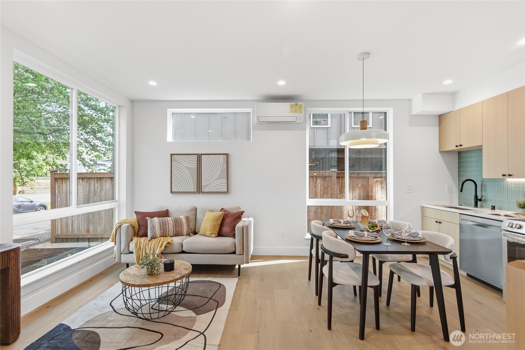 6223 9th Avenue NE, Seattle, WA 98115