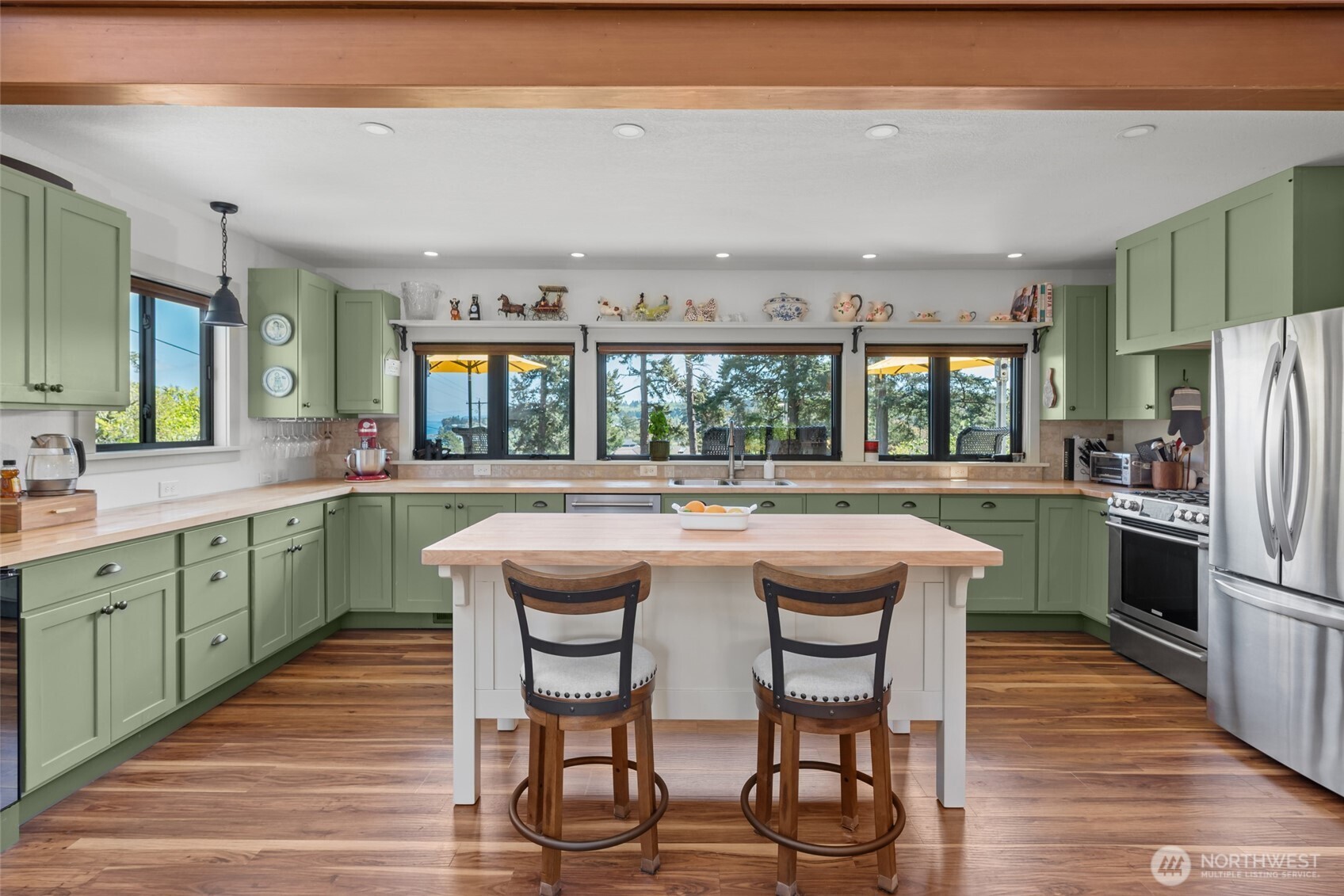 305 NW Coveland Street , Coupeville, WA 98239