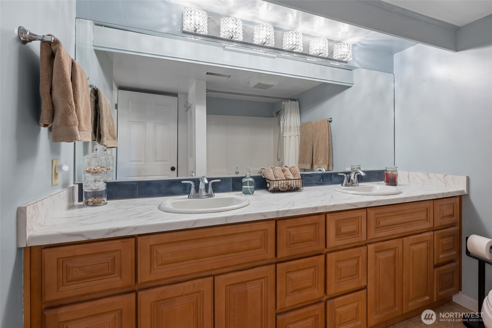 305 NW Coveland Street , Coupeville, WA 98239