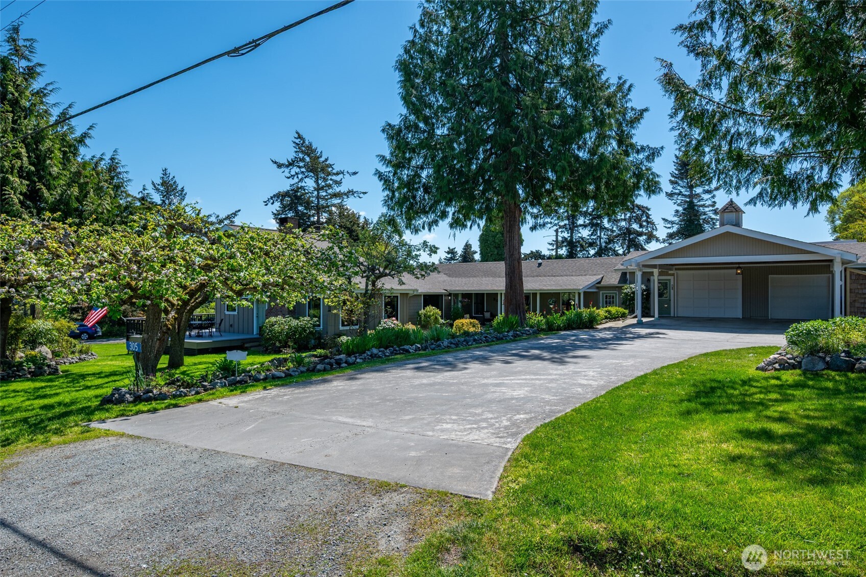 305 NW Coveland Street , Coupeville, WA 98239