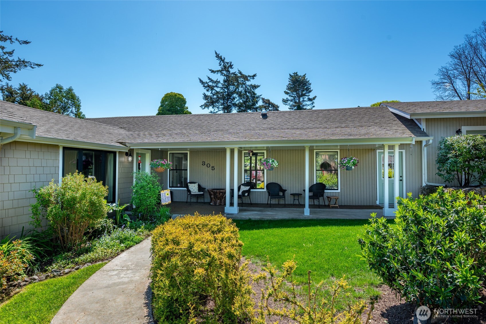 305 NW Coveland Street , Coupeville, WA 98239
