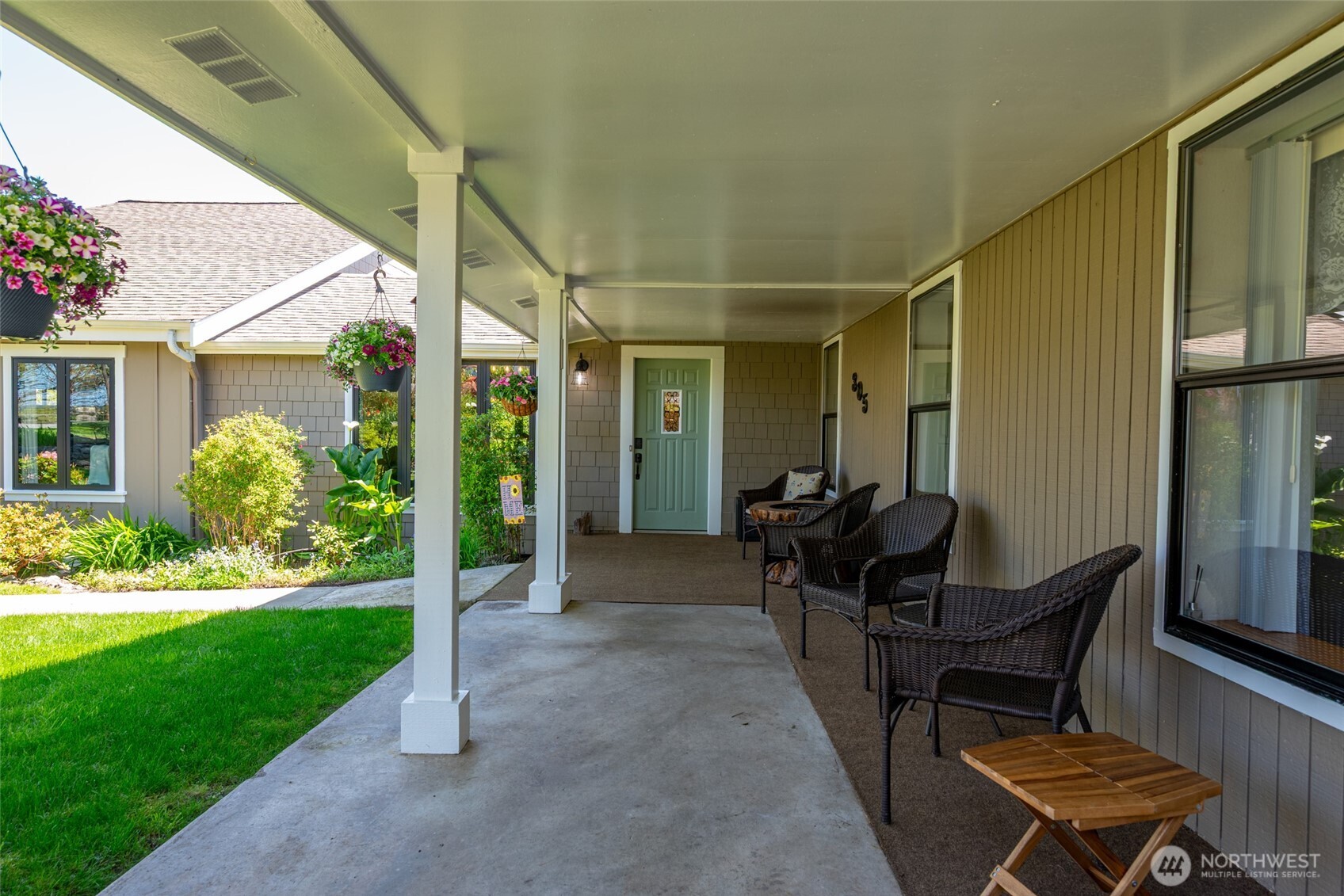 305 NW Coveland Street , Coupeville, WA 98239