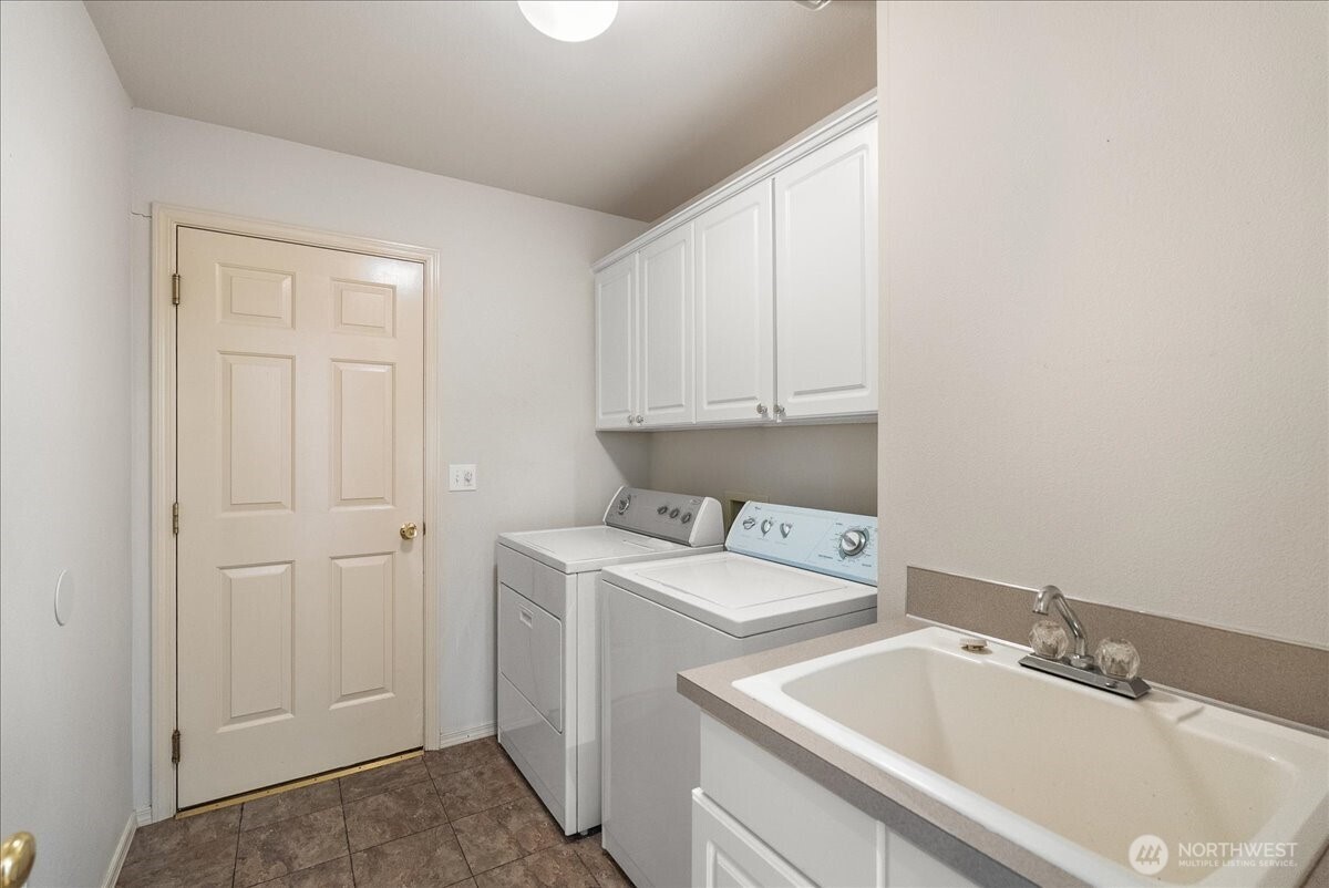 5131 Chinook Drive NE, Tacoma, WA 98422