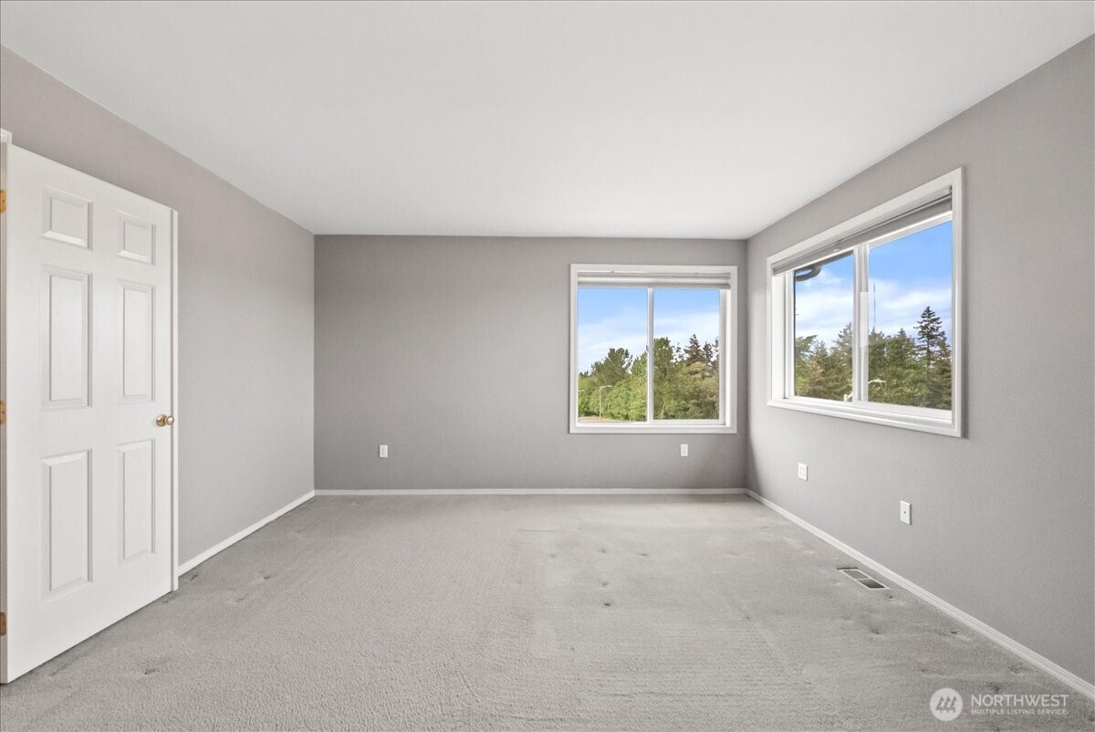 5131 Chinook Drive NE, Tacoma, WA 98422