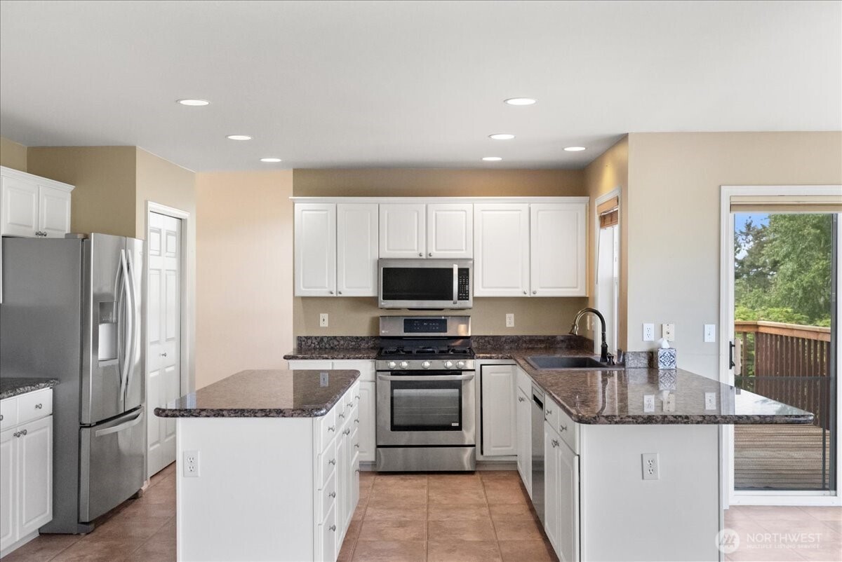 5131 Chinook Drive NE, Tacoma, WA 98422