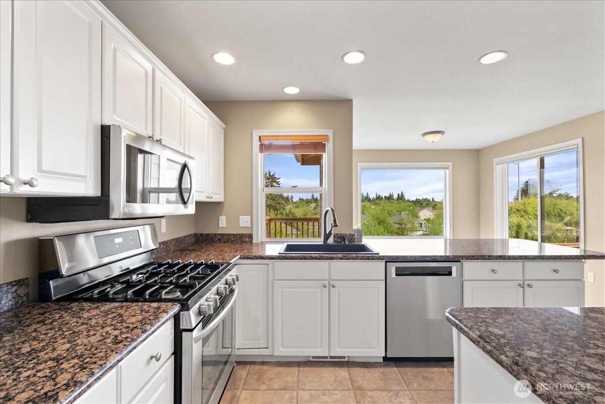 5131 Chinook Drive NE, Tacoma, WA 98422