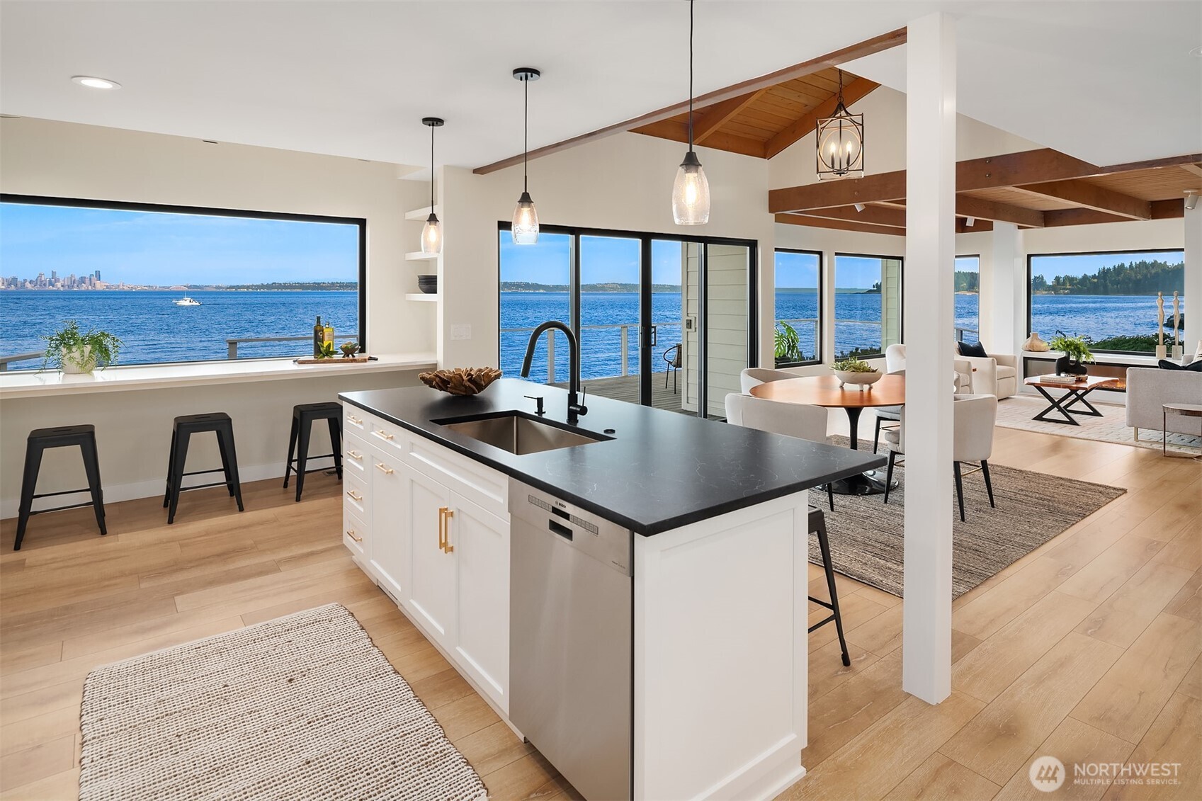 4692 Rockaway Beach Road NE, Bainbridge Island, WA 98110