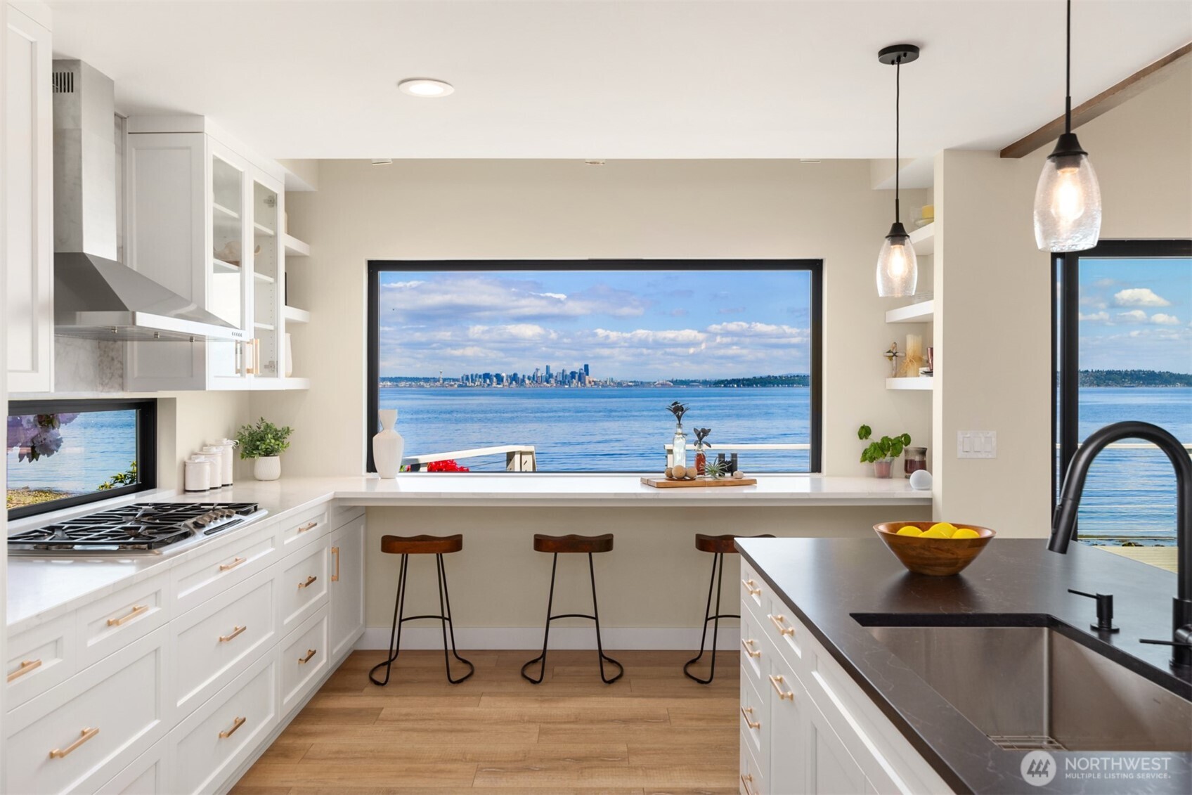 4692 Rockaway Beach Road NE, Bainbridge Island, WA 98110