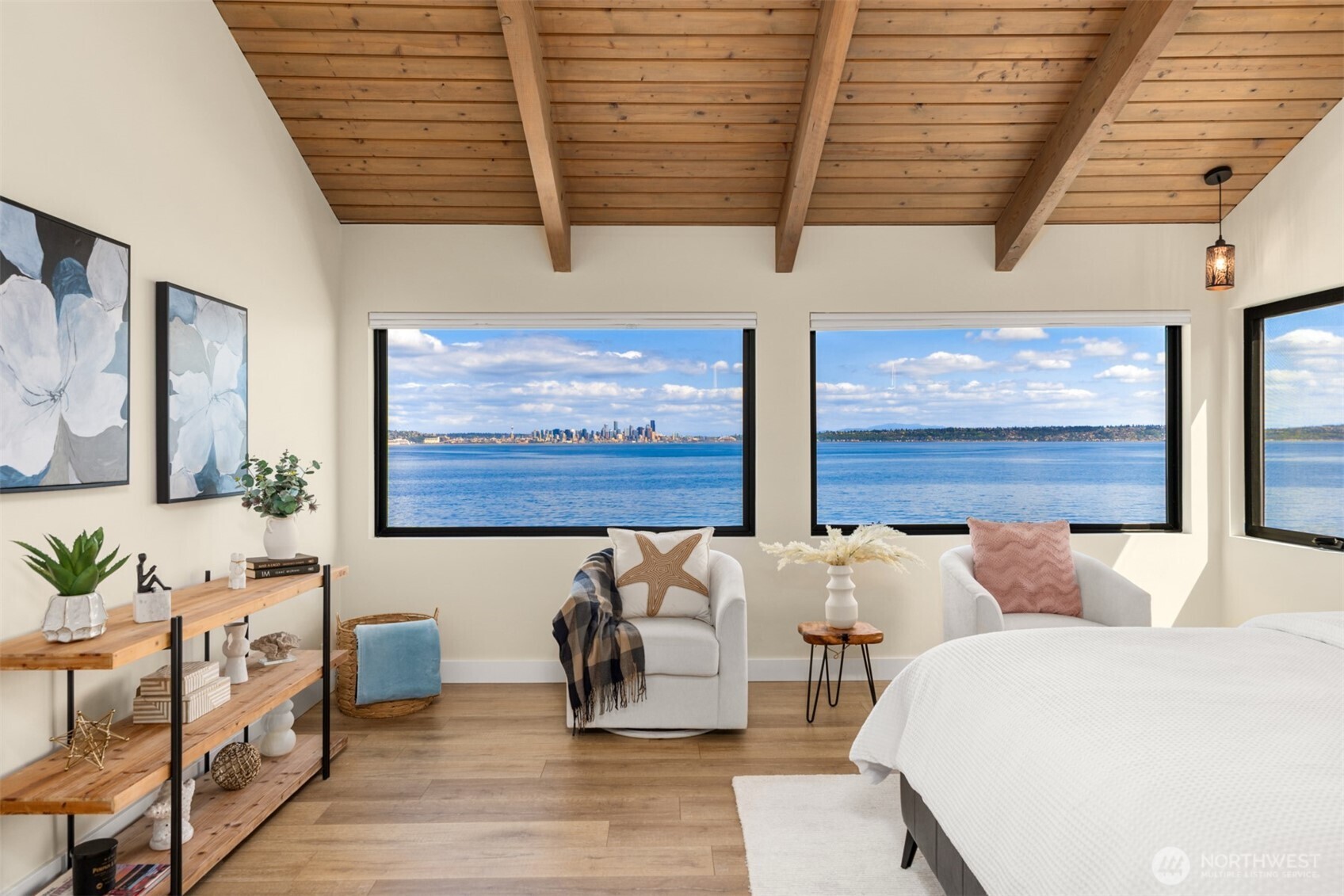 4692 Rockaway Beach Road NE, Bainbridge Island, WA 98110