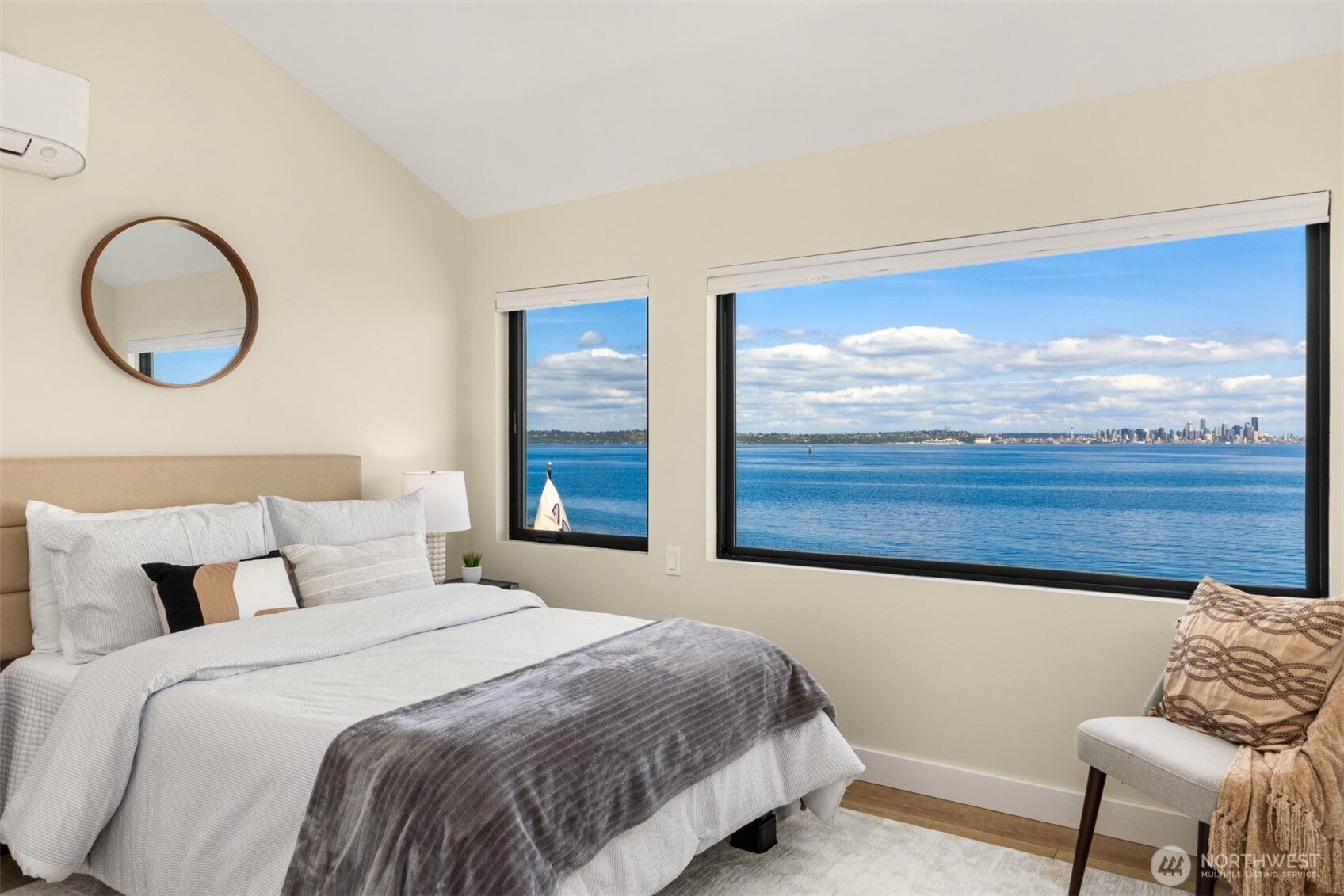 4692 Rockaway Beach Road NE, Bainbridge Island, WA 98110