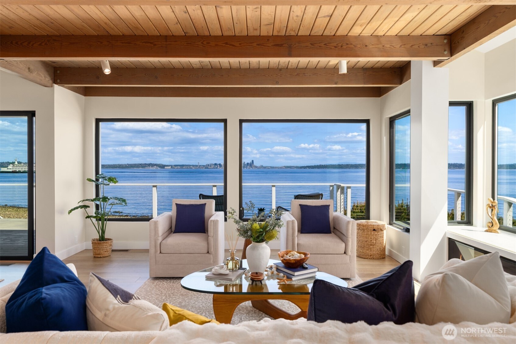 4692 Rockaway Beach Road NE, Bainbridge Island, WA 98110