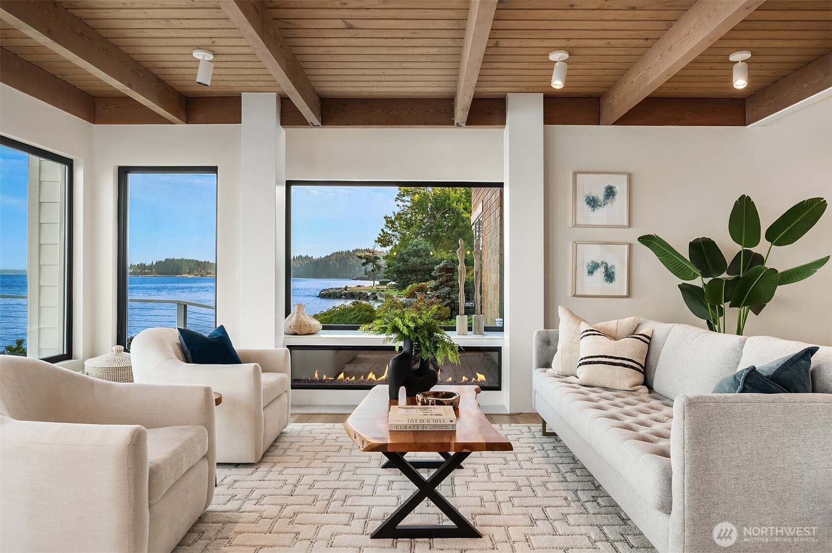 4692 Rockaway Beach Road NE, Bainbridge Island, WA 98110