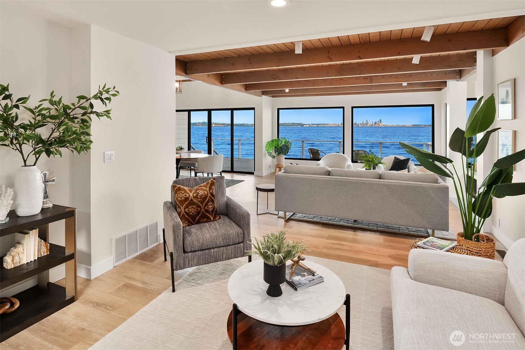 4692 Rockaway Beach Road NE, Bainbridge Island, WA 98110