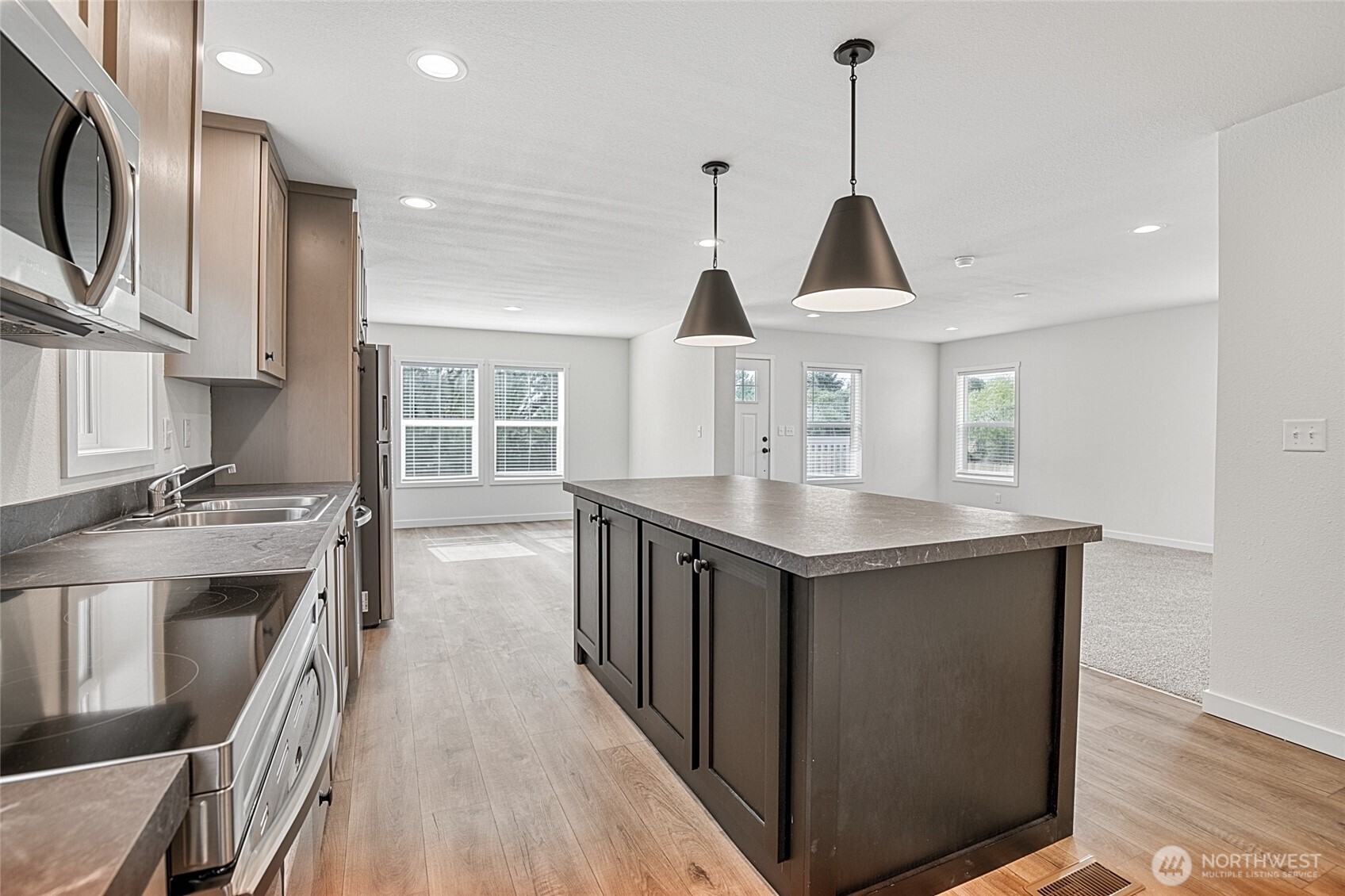 300 Marine View Drive SW, Ocean Shores, WA 98569