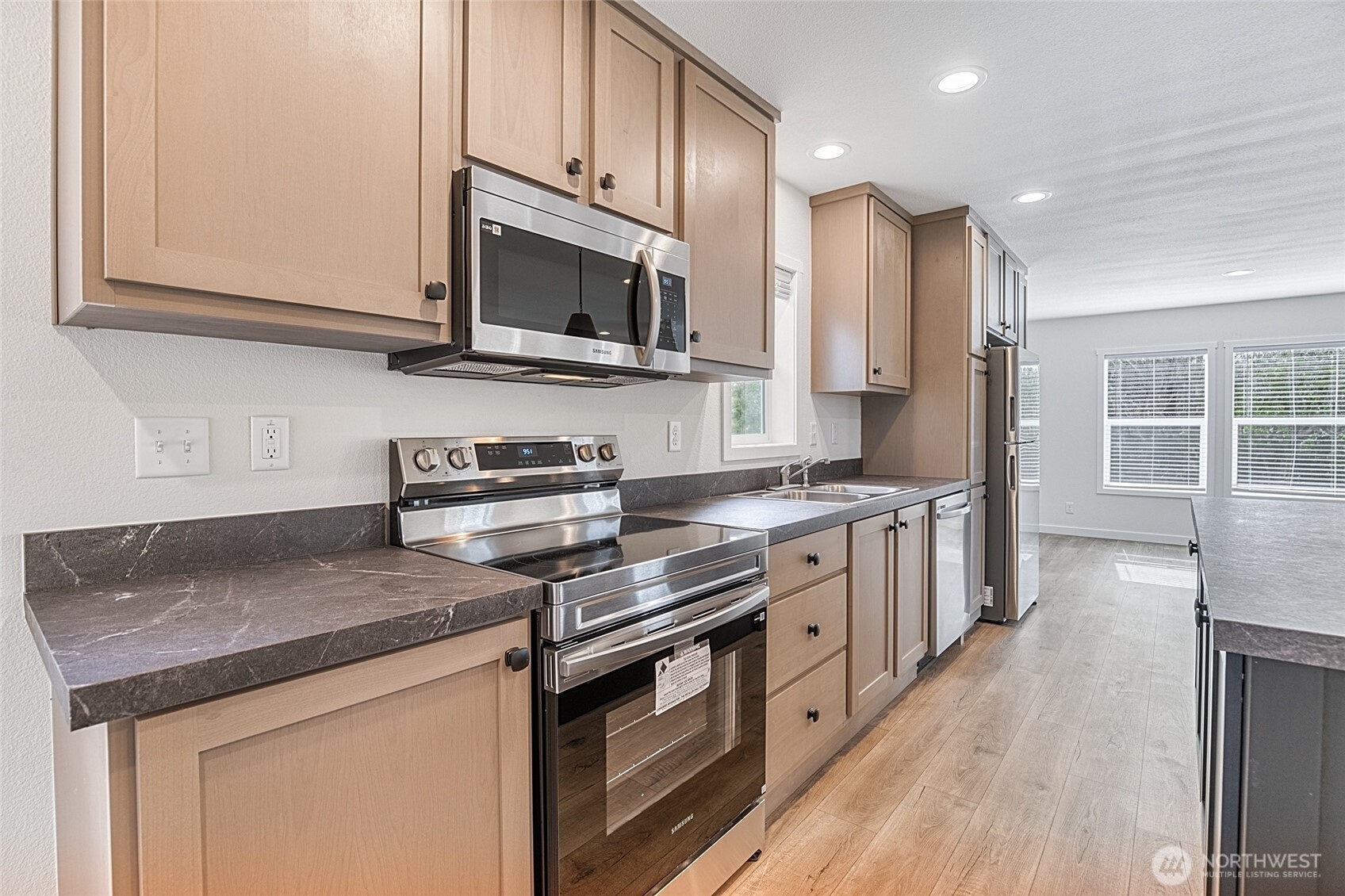 300 Marine View Drive SW, Ocean Shores, WA 98569