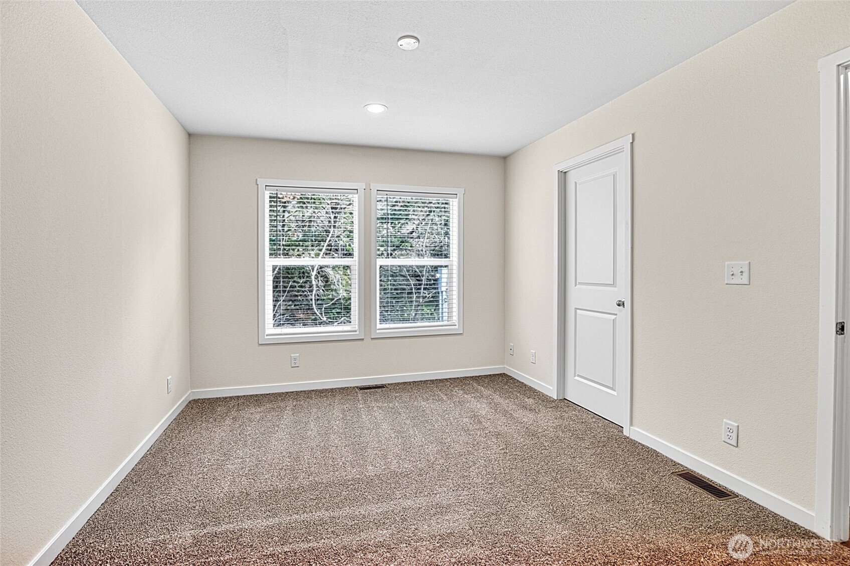 300 Marine View Drive SW, Ocean Shores, WA 98569