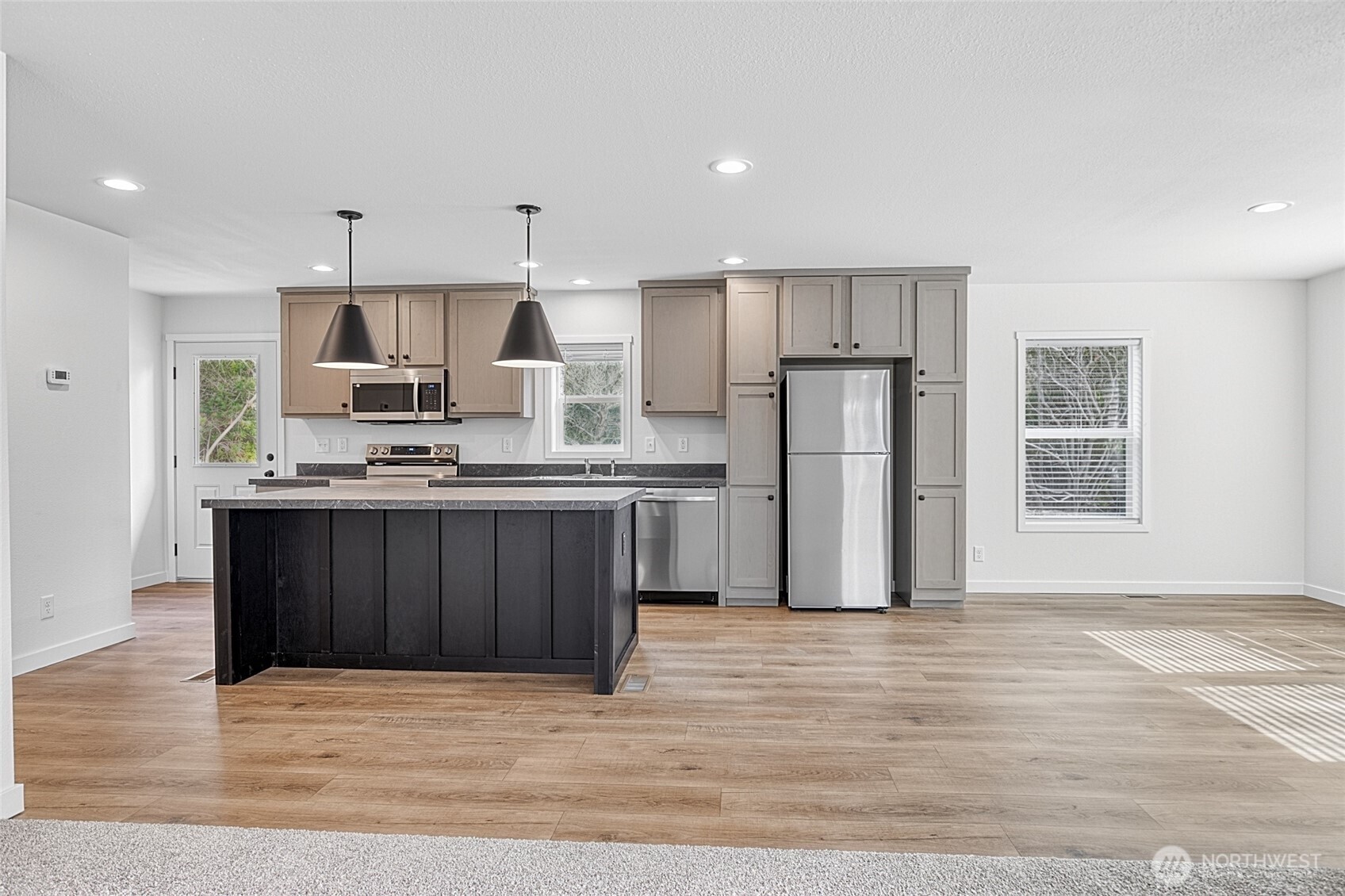 300 Marine View Drive SW, Ocean Shores, WA 98569