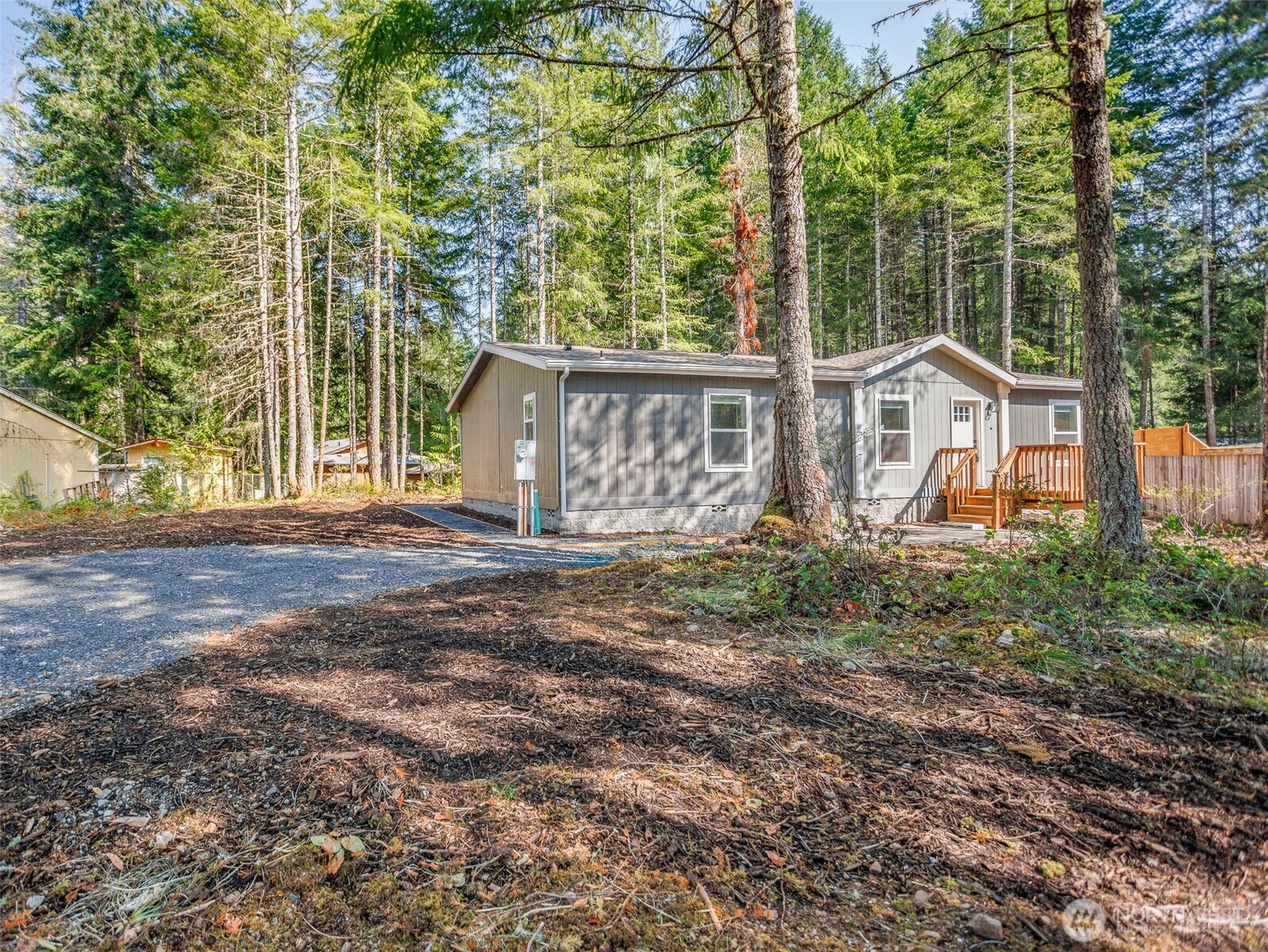 321 N Mountain View Drive , Hoodsport, WA 98548
