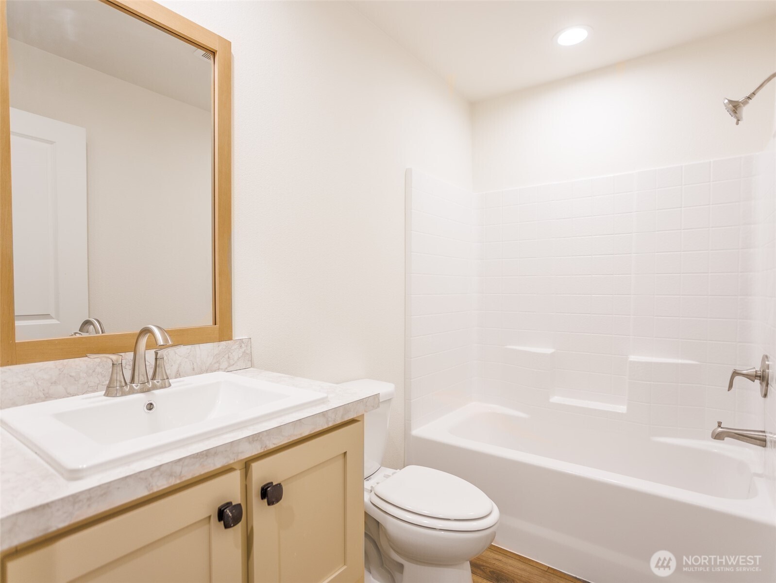 321 N Mountain View Drive , Hoodsport, WA 98548