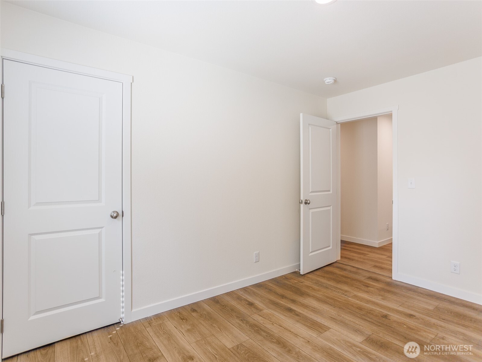321 N Mountain View Drive , Hoodsport, WA 98548