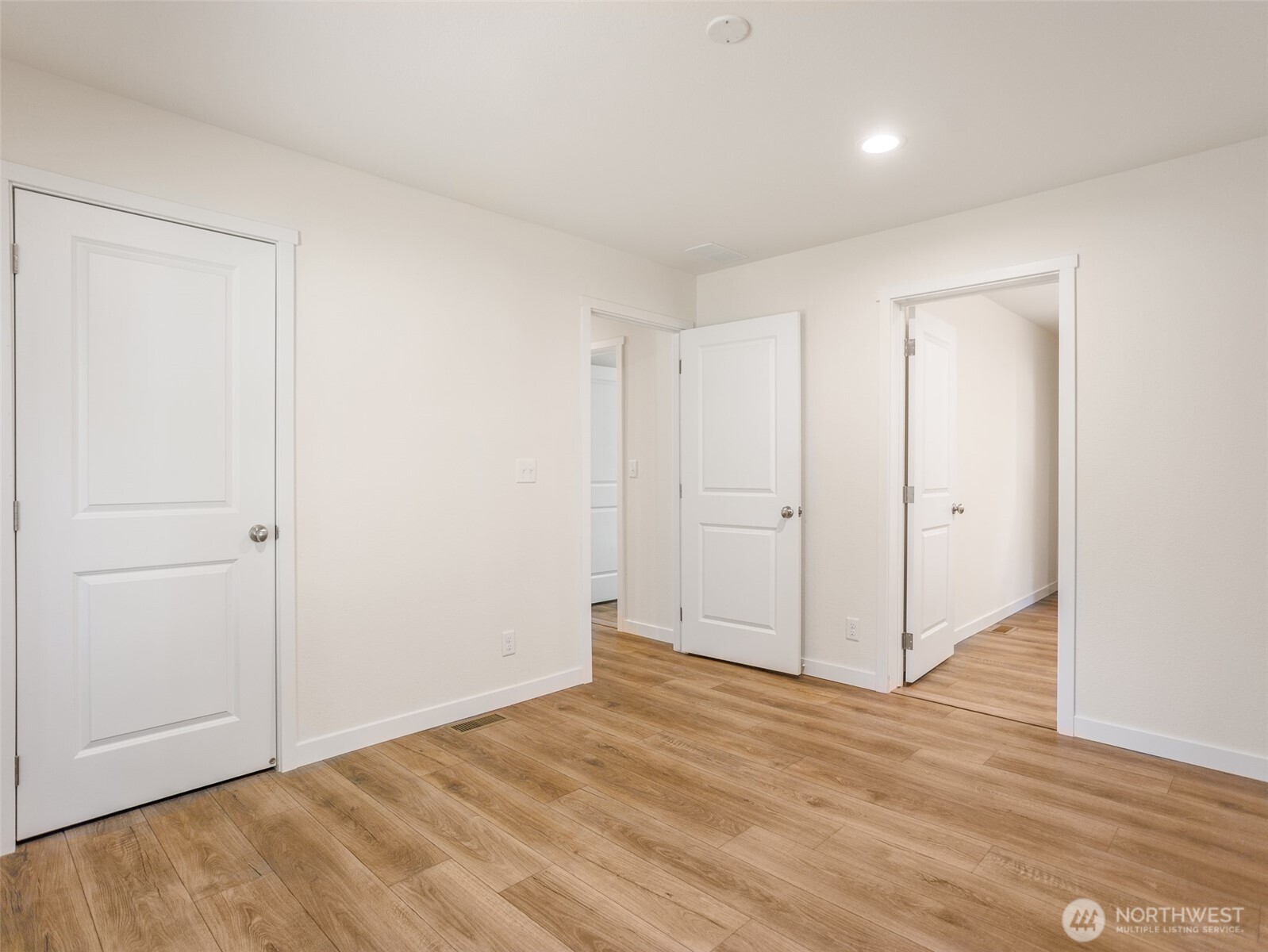 321 N Mountain View Drive , Hoodsport, WA 98548