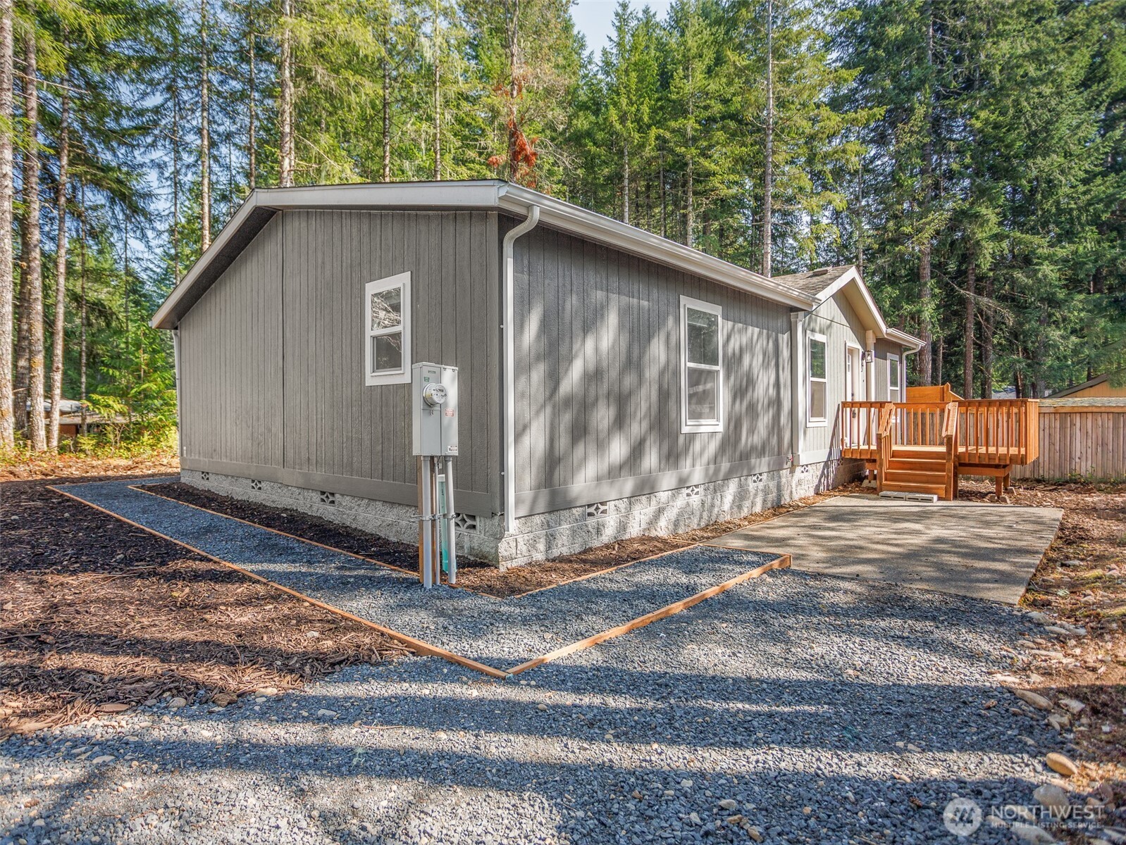 321 N Mountain View Drive , Hoodsport, WA 98548