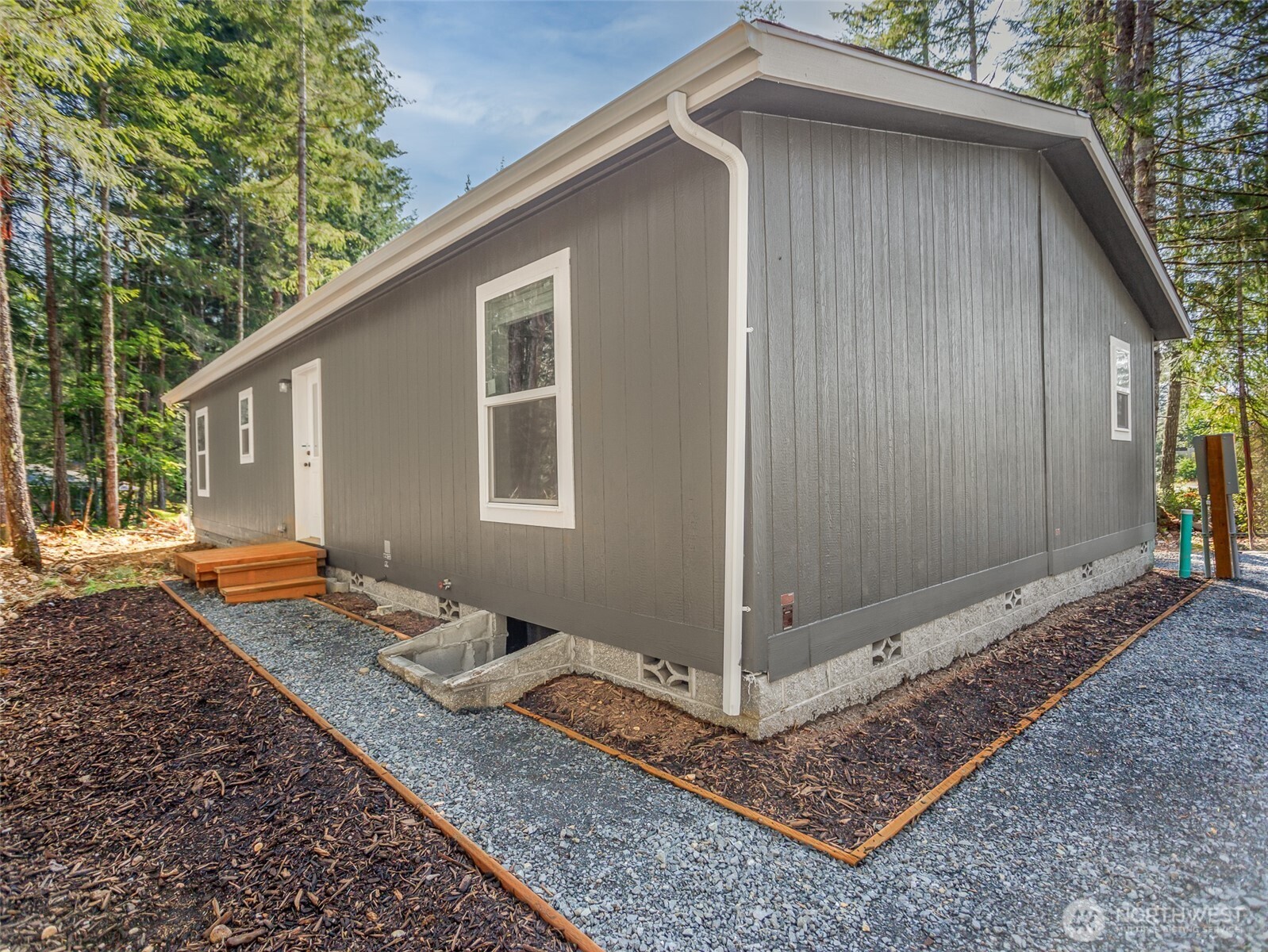 321 N Mountain View Drive , Hoodsport, WA 98548