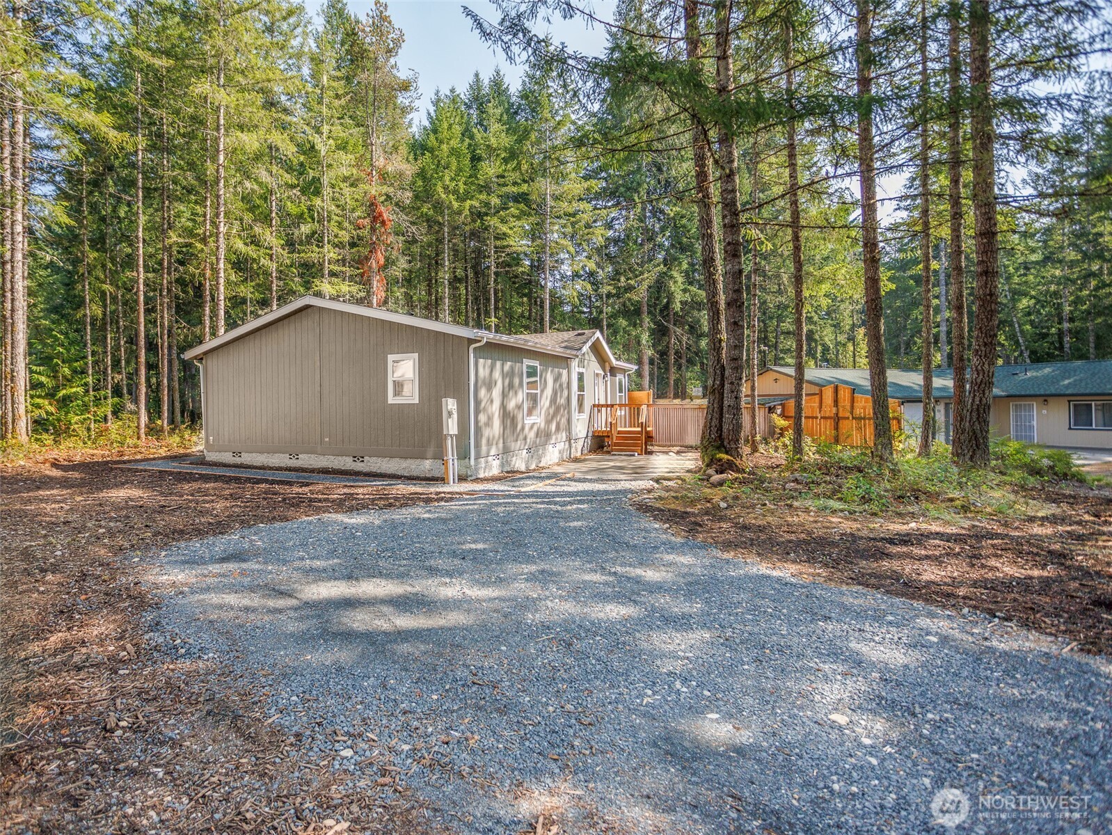 321 N Mountain View Drive , Hoodsport, WA 98548