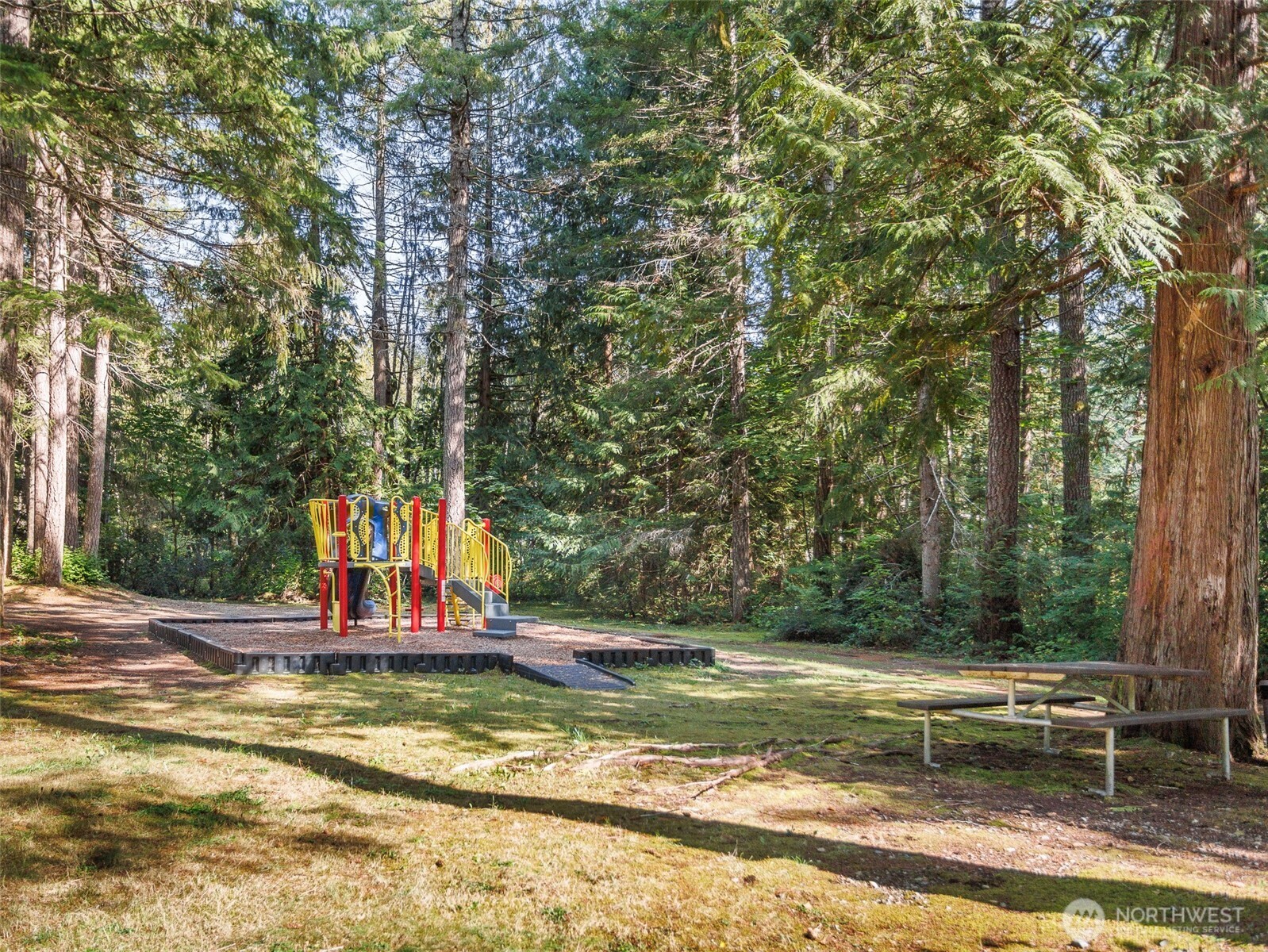 321 N Mountain View Drive , Hoodsport, WA 98548