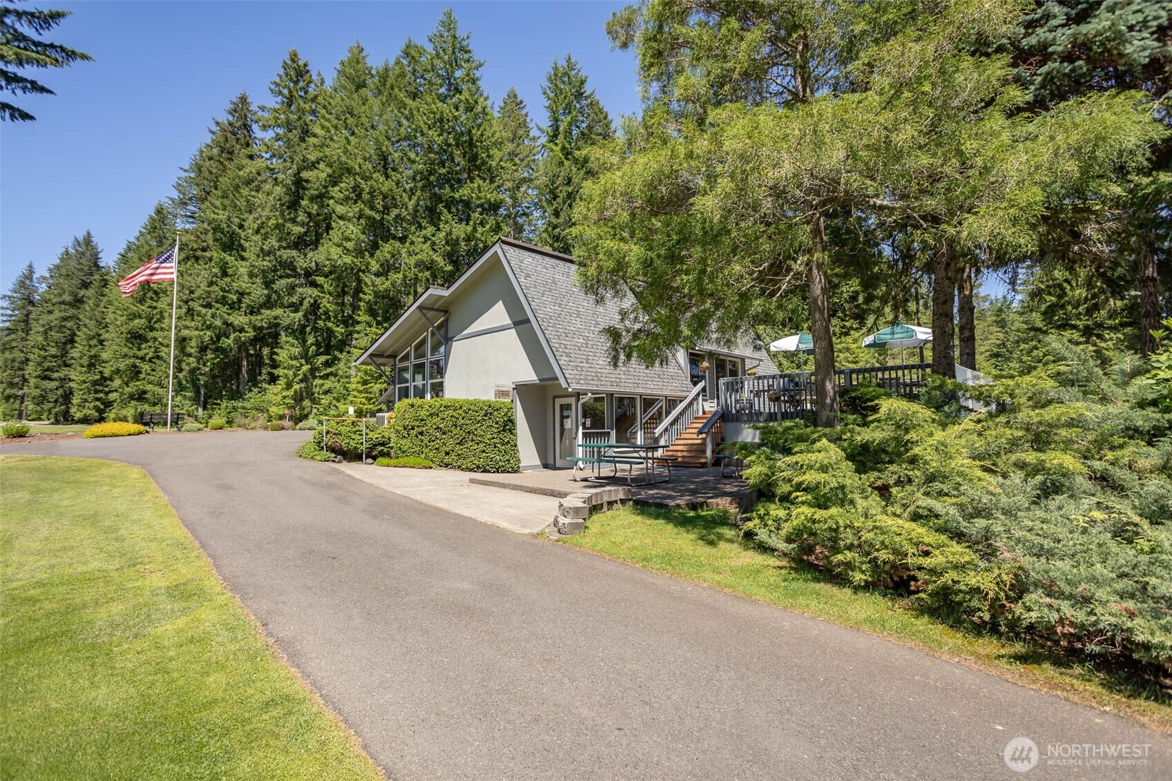 321 N Mountain View Drive , Hoodsport, WA 98548