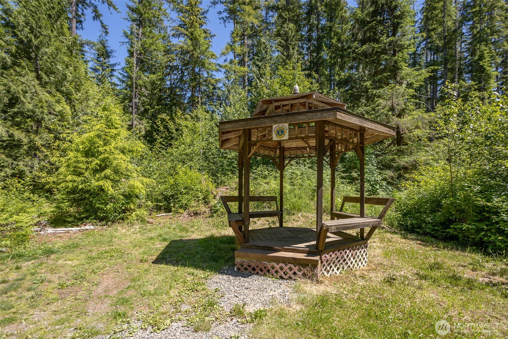 321 N Mountain View Drive , Hoodsport, WA 98548