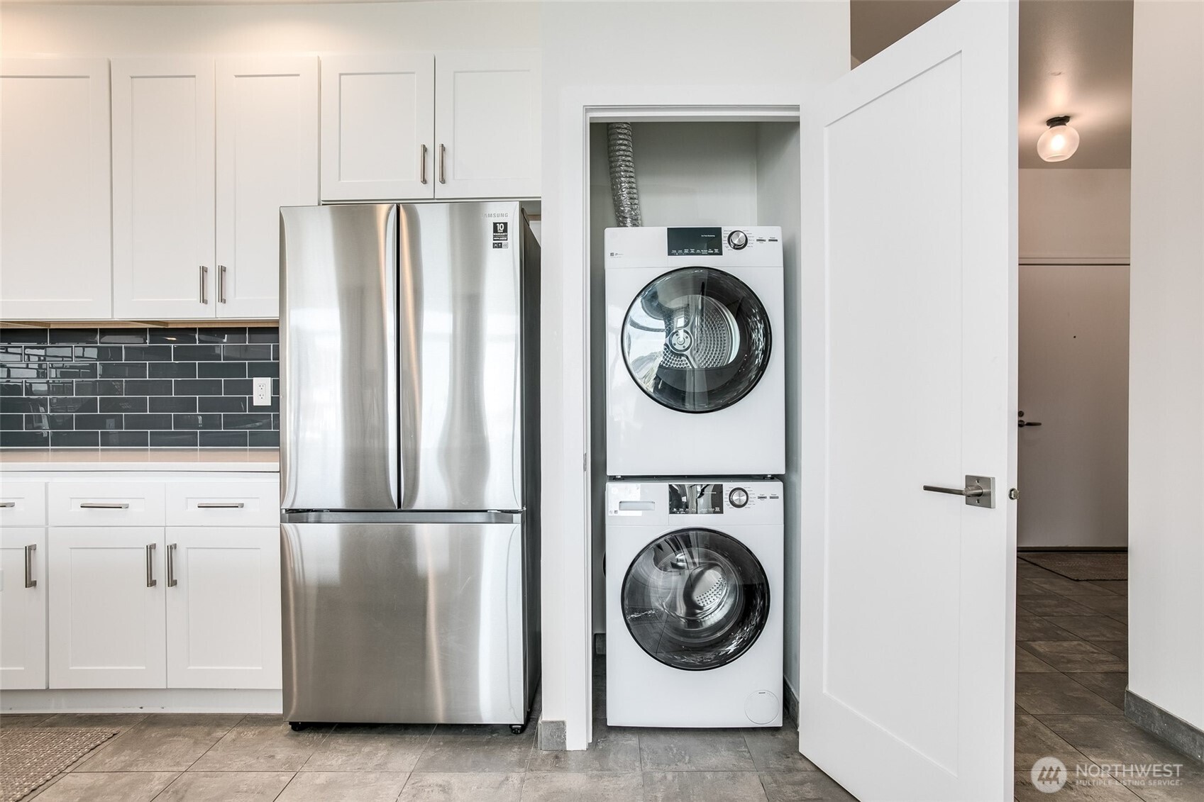 2414 1st Avenue #409, Seattle, WA 98121