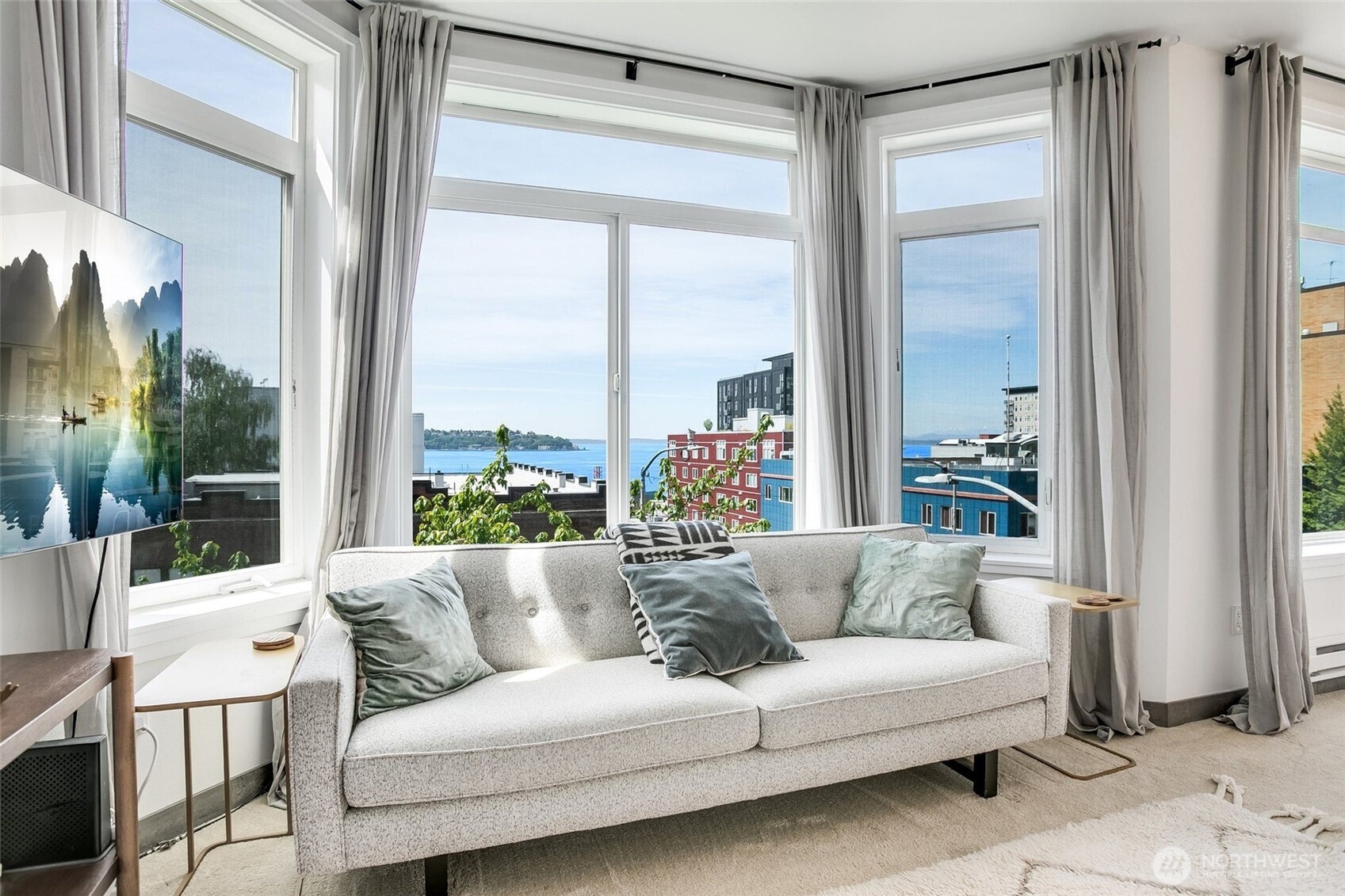 2414 1st Avenue #409, Seattle, WA 98121
