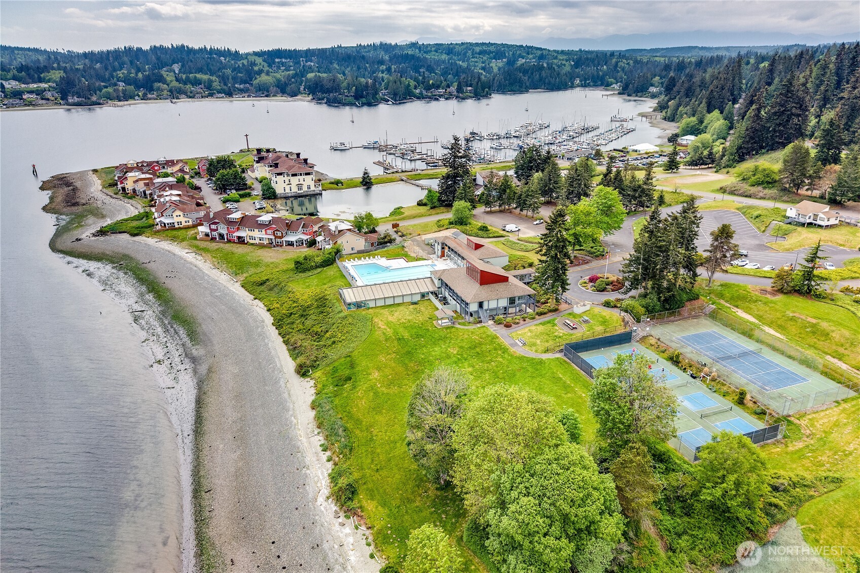 4 Heron Road , Port Ludlow, WA 98365