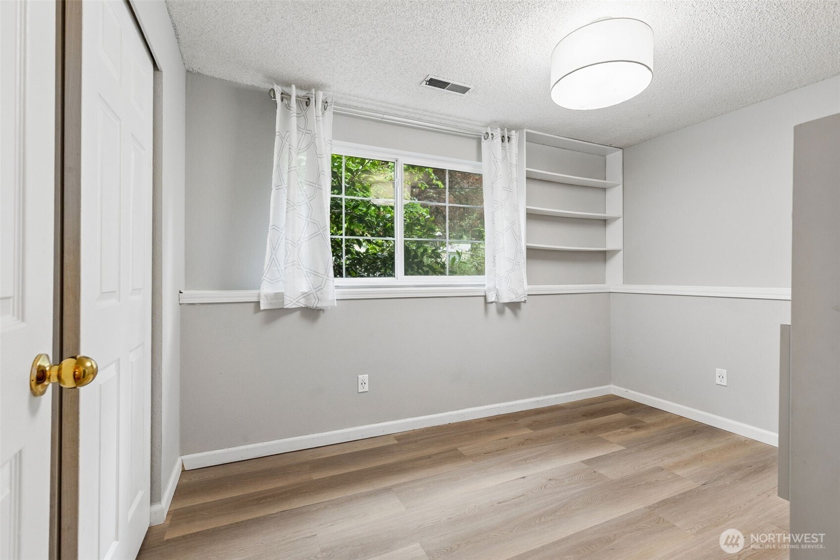 608 School SE, Lacey, WA 98503