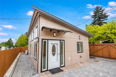 9438 24th Avenue SW #B, Seattle, WA 98106