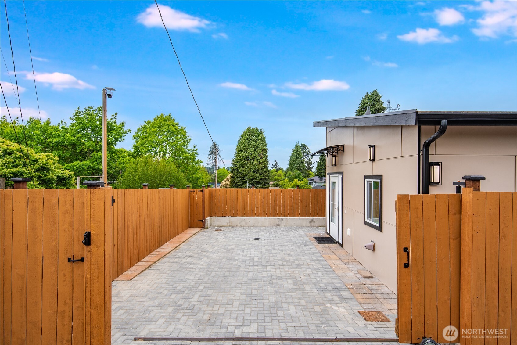 9438 24th Avenue SW #B, Seattle, WA 98106