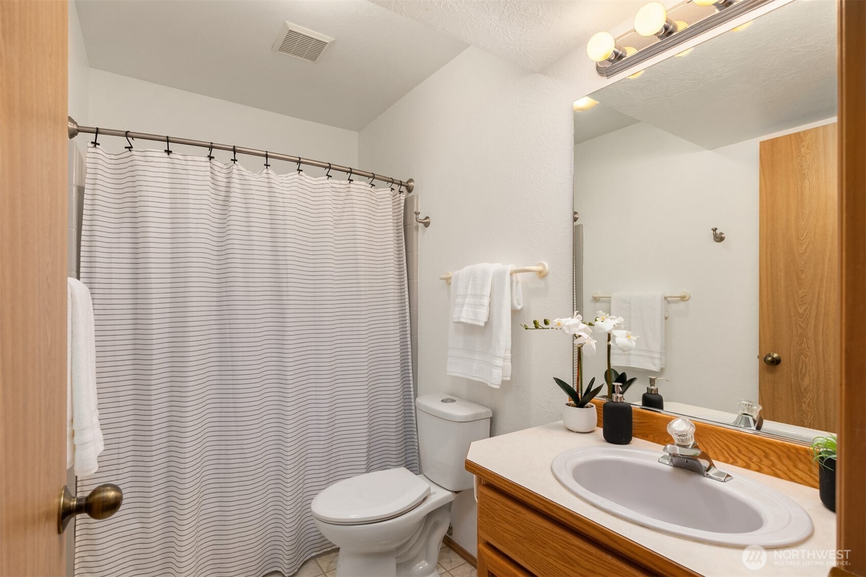 26540 Edgewater Boulevard NW, Poulsbo, WA 98370