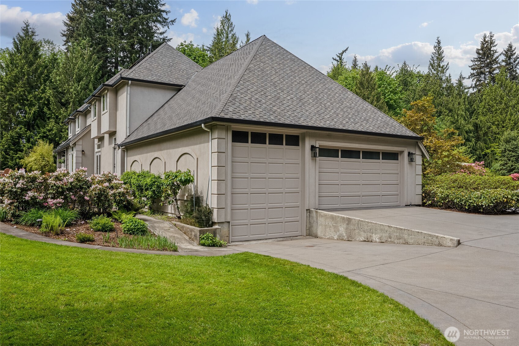 8218 229th Place SE, Woodinville, WA 98072