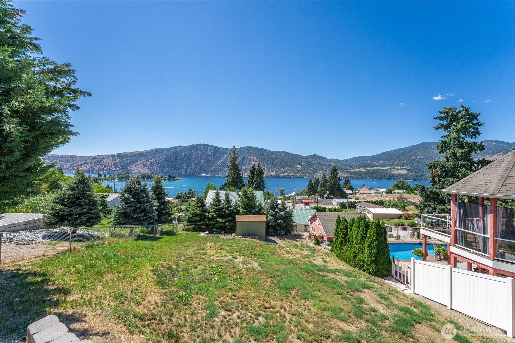 327 Lakeshore Drive , Manson, WA 98831