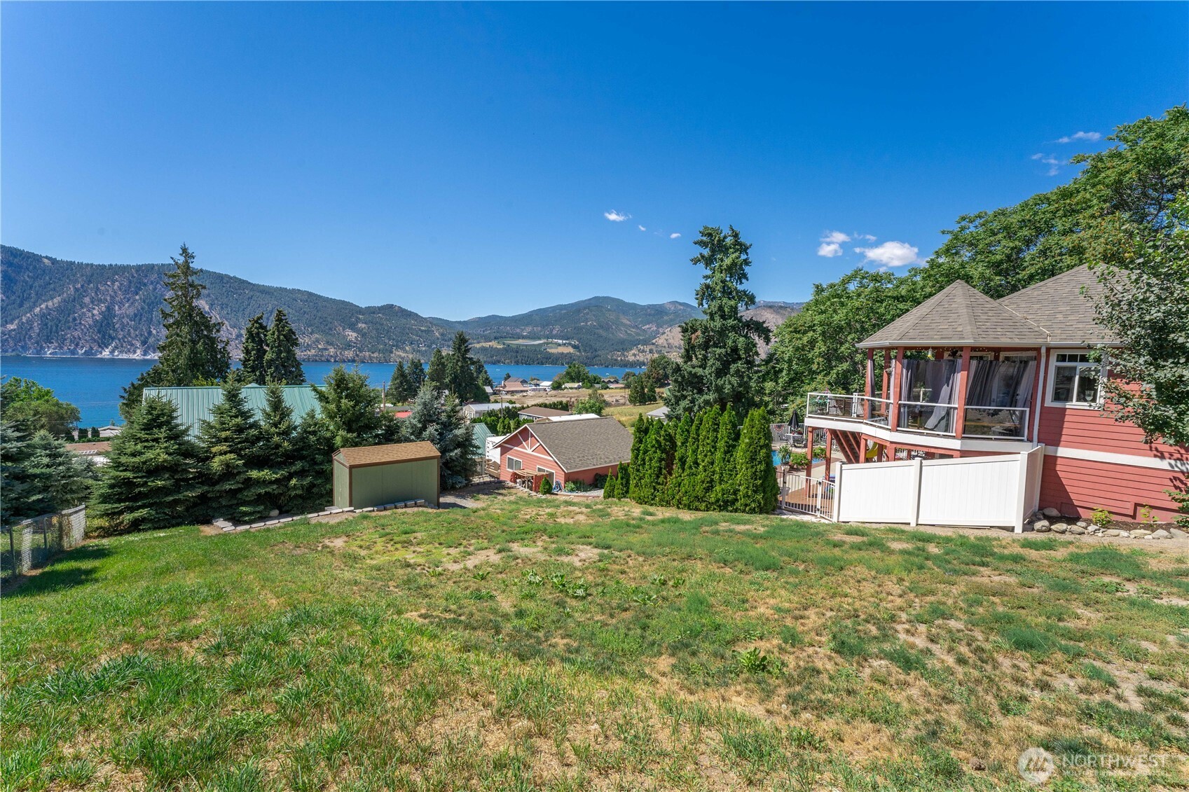 327 Lakeshore Drive , Manson, WA 98831